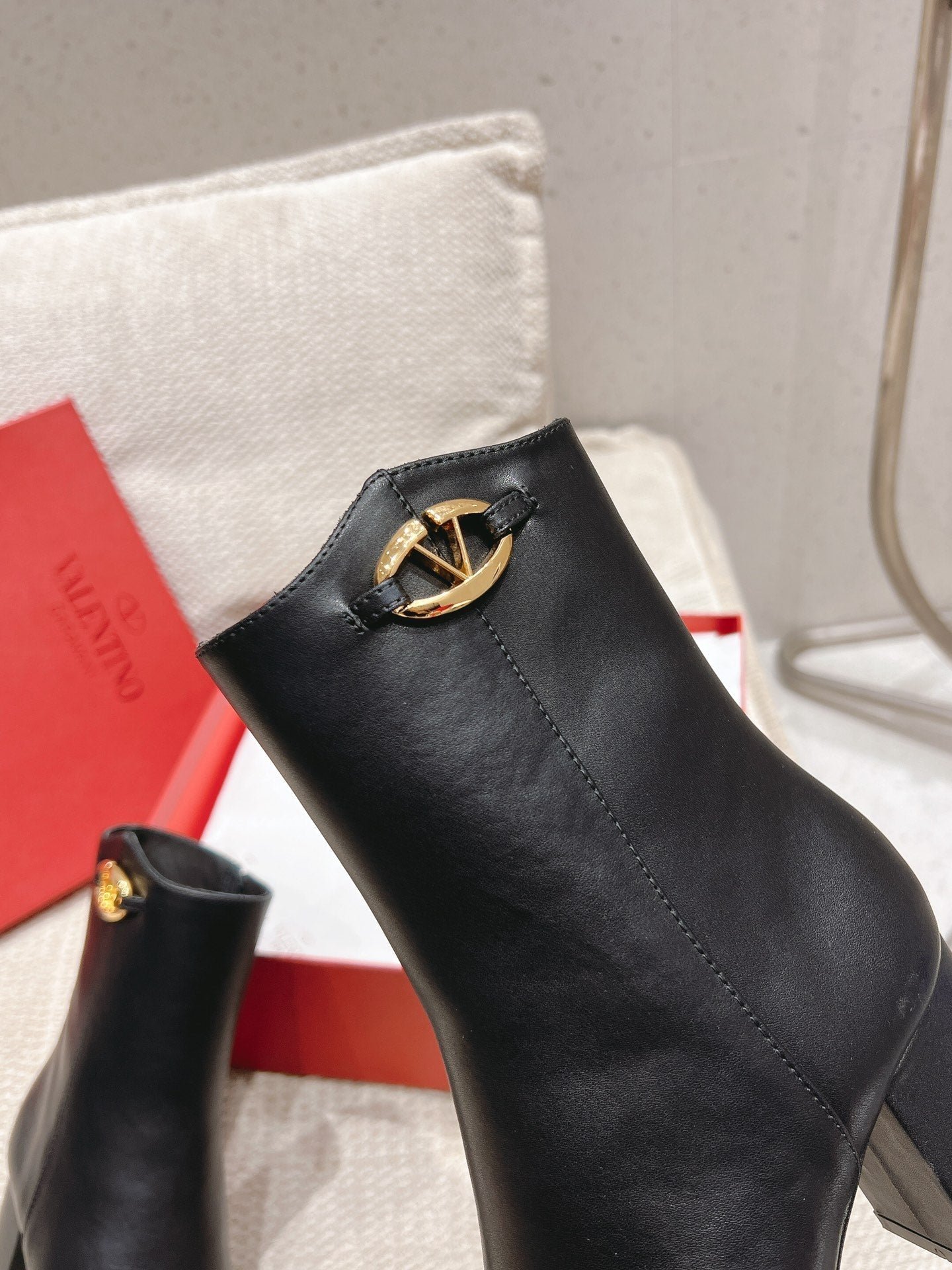 VLOGO THE BOLD EDITION ANKLE BOOT IN BLACK CALFSKIN 70MM - Image 7