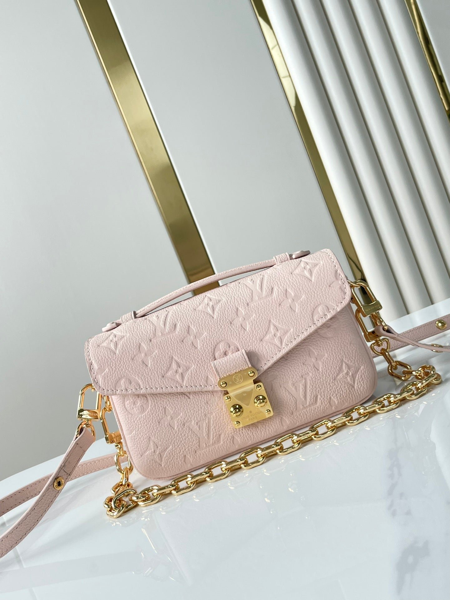 POCHETTE MÉTIS EAST WEST 21 IN PINK OPALE MONOGRAM ECLIPSE CANVAS GOLD BUCKLE - Image 3