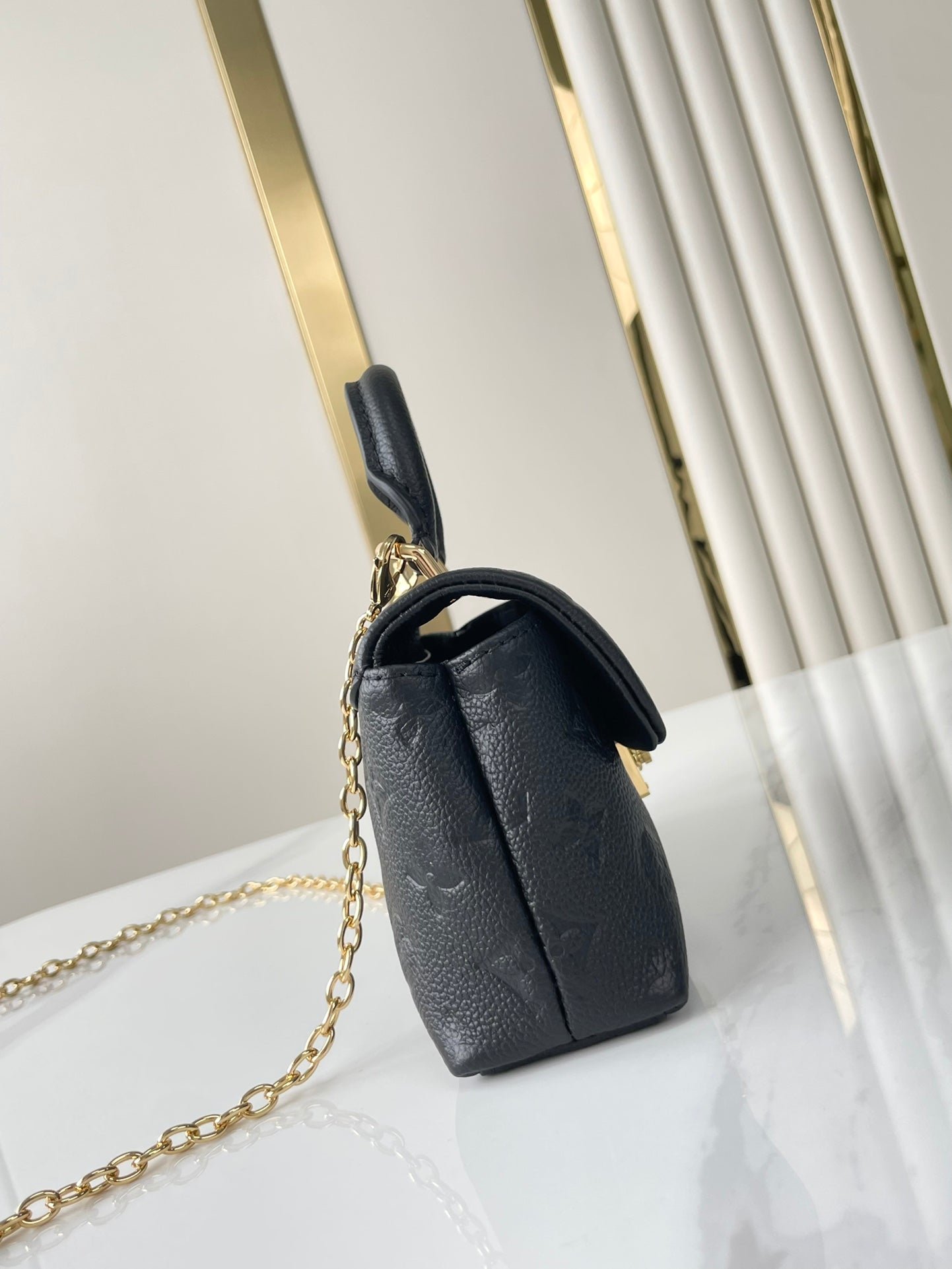NANO MADELEINE 21 IN BLACK EMBOSSED CALFSKIN GOLD HARDWARE - Image 9