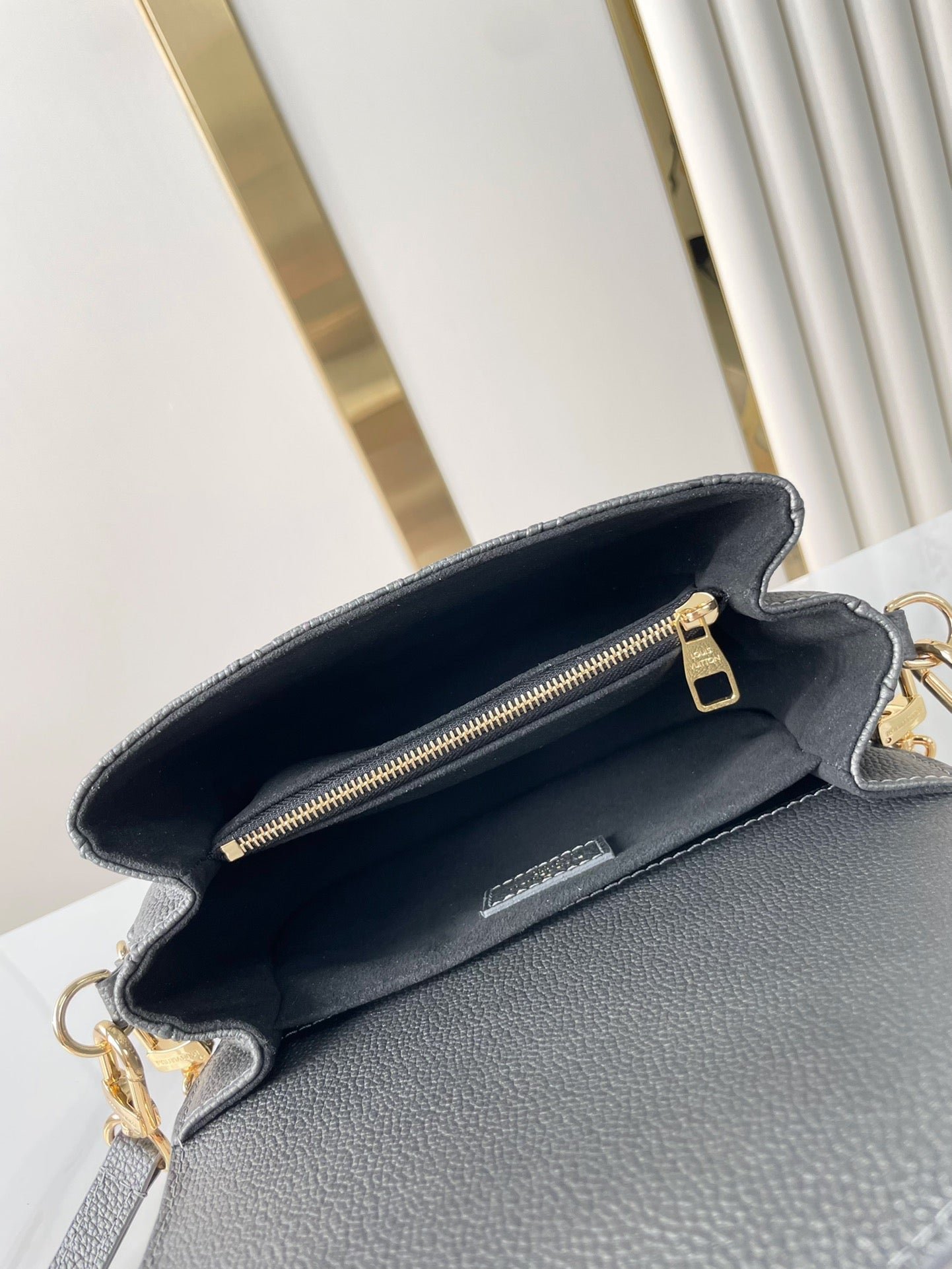 POCHETTE MÉTIS EAST WEST 21 IN GUN METAL EMBOSSED CALFSKIN GOLD HARDWARE - Image 3