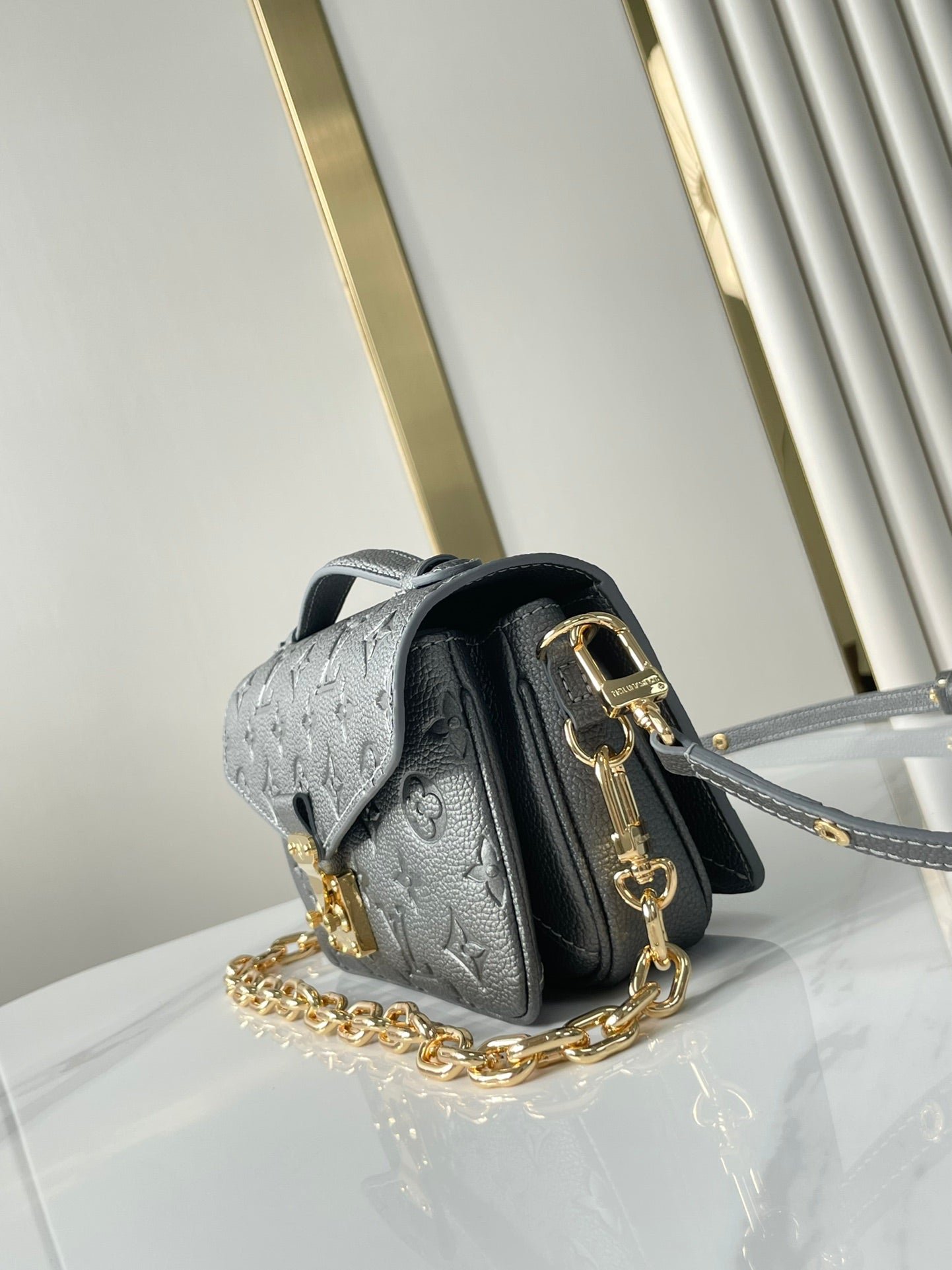 POCHETTE MÉTIS EAST WEST 21 IN GUN METAL EMBOSSED CALFSKIN GOLD HARDWARE - Image 6