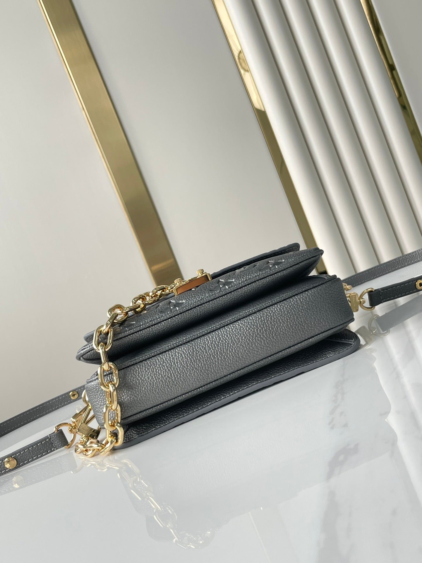 POCHETTE MÉTIS EAST WEST 21 IN GUN METAL EMBOSSED CALFSKIN GOLD HARDWARE - Image 9