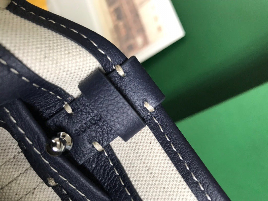 PETIT FLOT BUCKET BAG 22 IN NAVY BLUE GOYARDINE CANVAS AND LAMBSKIN TRIM - Image 6