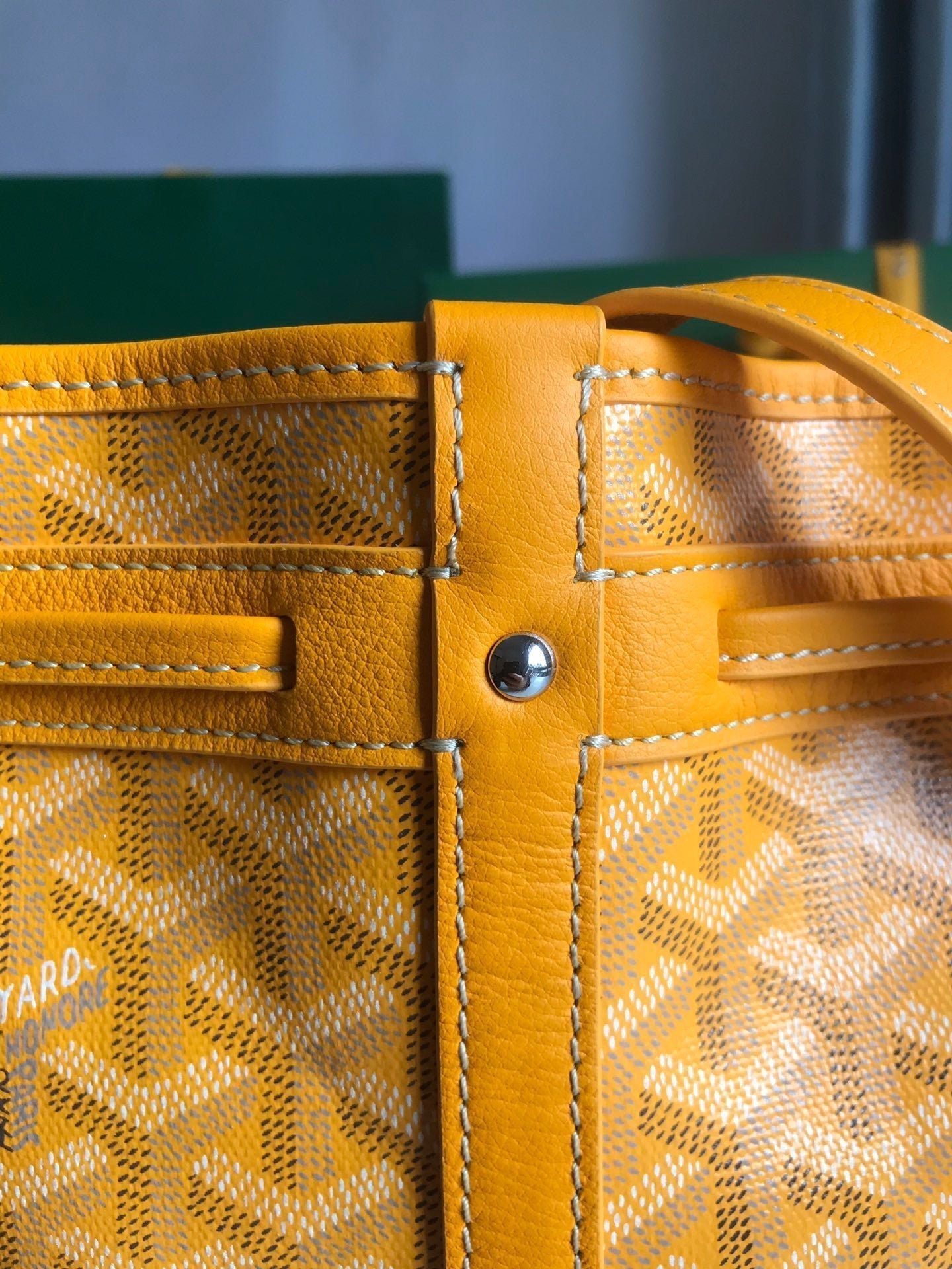 PETIT FLOT BUCKET BAG 22 IN YELLOW GOYARDINE CANVAS AND LAMBSKIN TRIM - Image 9