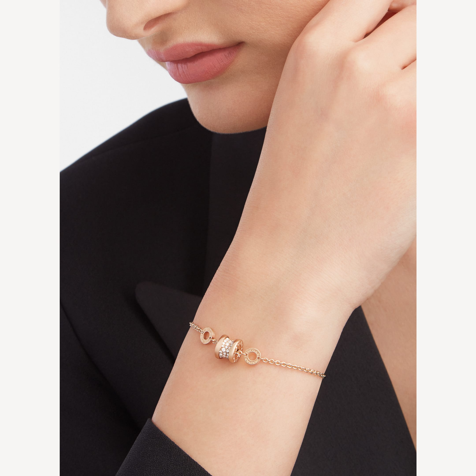 ZERO 1 SOFT PINK GOLD WITH PAVED DIAMONDS ON THE SPIRAL BRACELET - Image 3