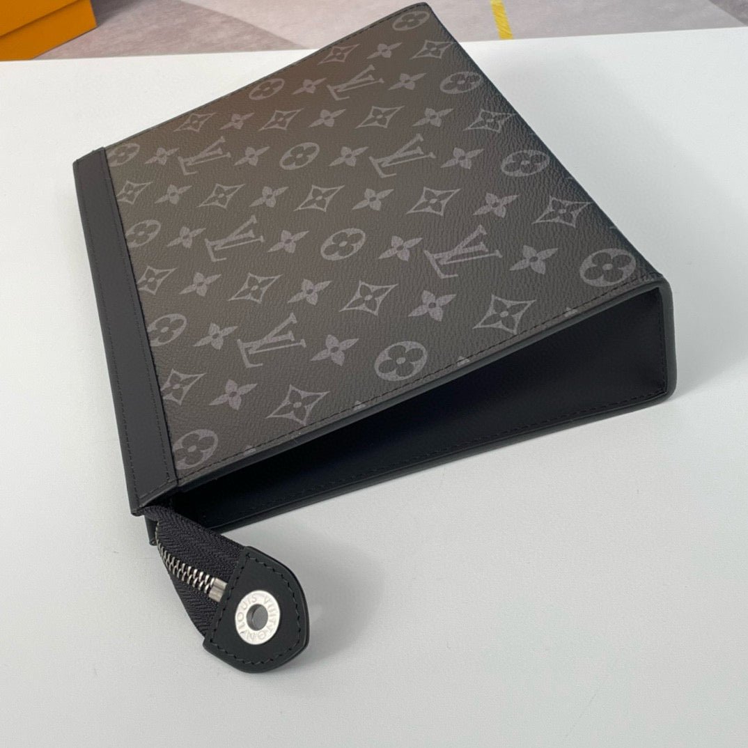 POCHETTE VOYAGE MM 26 MONOGRAM BLACK CALFSKIN - Image 3