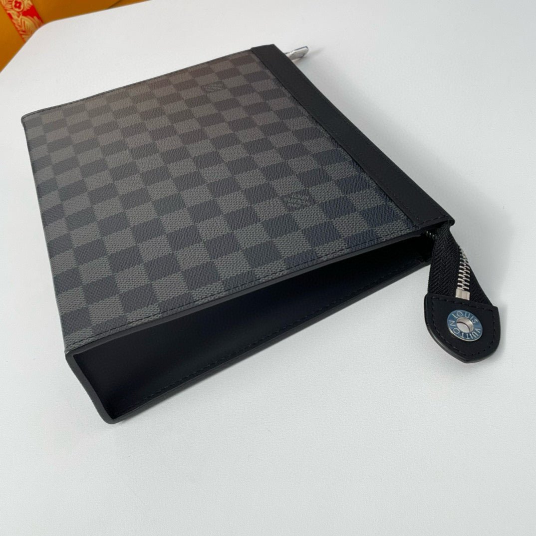 POCHETTE VOYAGE N41696 MM 26 MONOGRAM BLACK CALFSKIN - Image 5