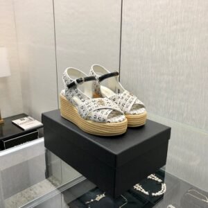 PEEP-TOE THICK SOLE SANDALS IN WHITE MIX BLACK WOVEN FABRIC