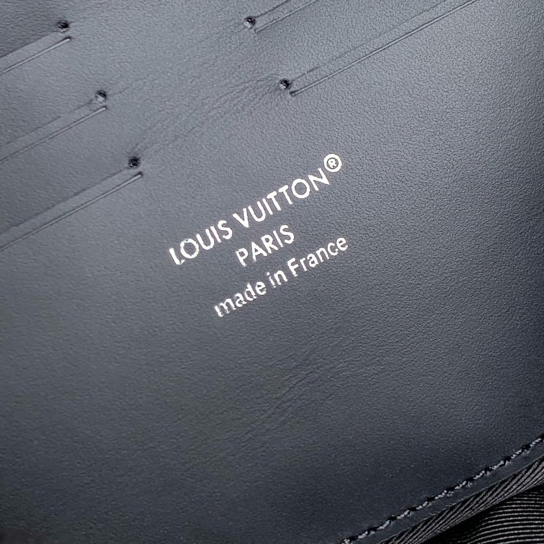 POCHETTE KASAI 24.5 IN BLACK MONOGRAM SHADOW CALFSKIN - Image 6