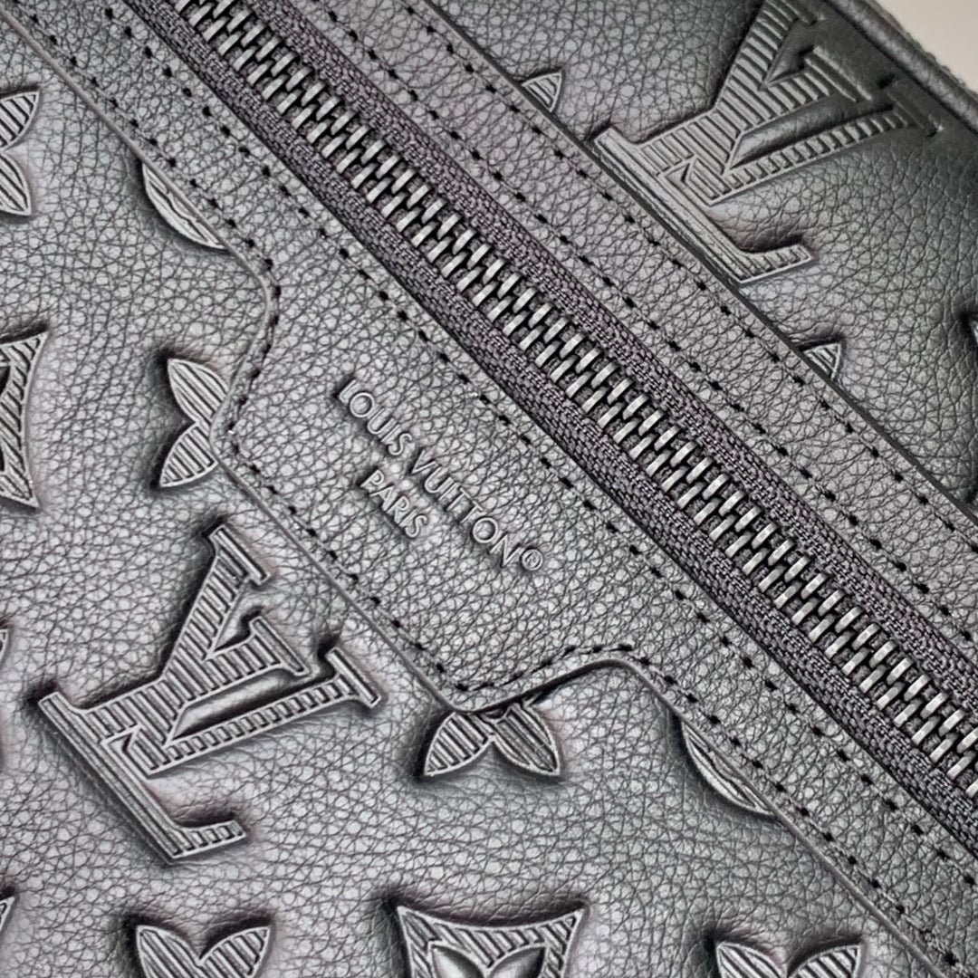 POCHETTE KASAI 24.5 IN BLACK MONOGRAM SHADOW CALFSKIN - Image 7