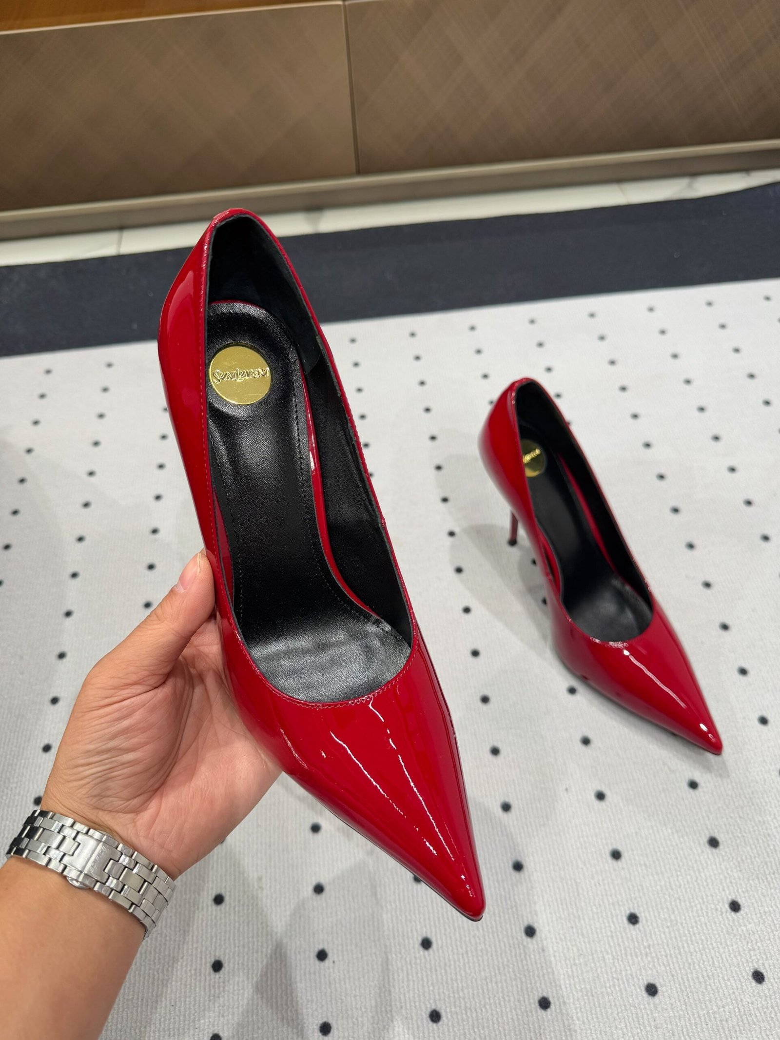 NORMA PUMPS IN RED GLOSSY SHEEPSKIN - Image 5