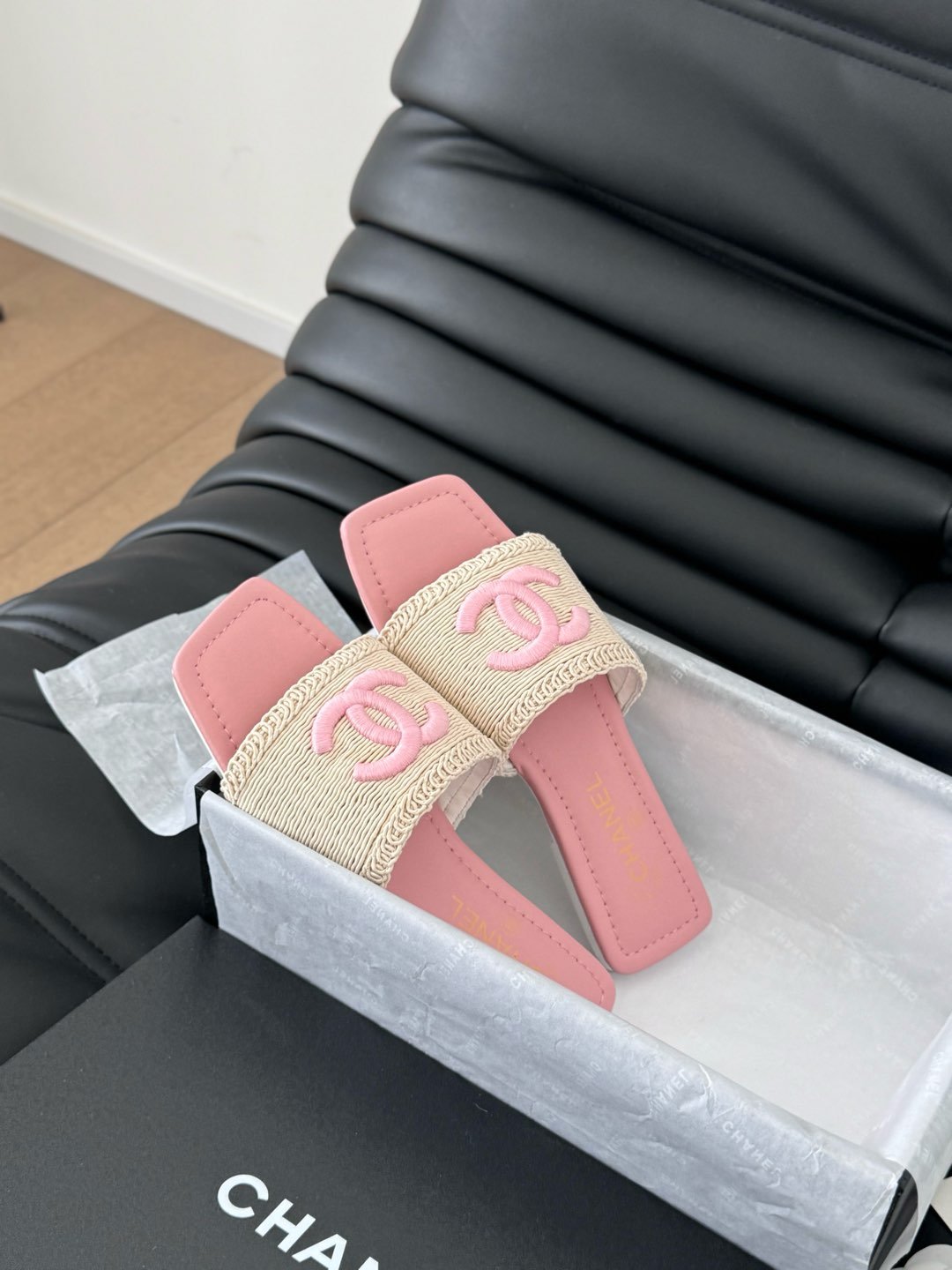 WOVEN SLIDE IN RAFFIA AND LIGHT PINK LAMBSKIN - Image 6
