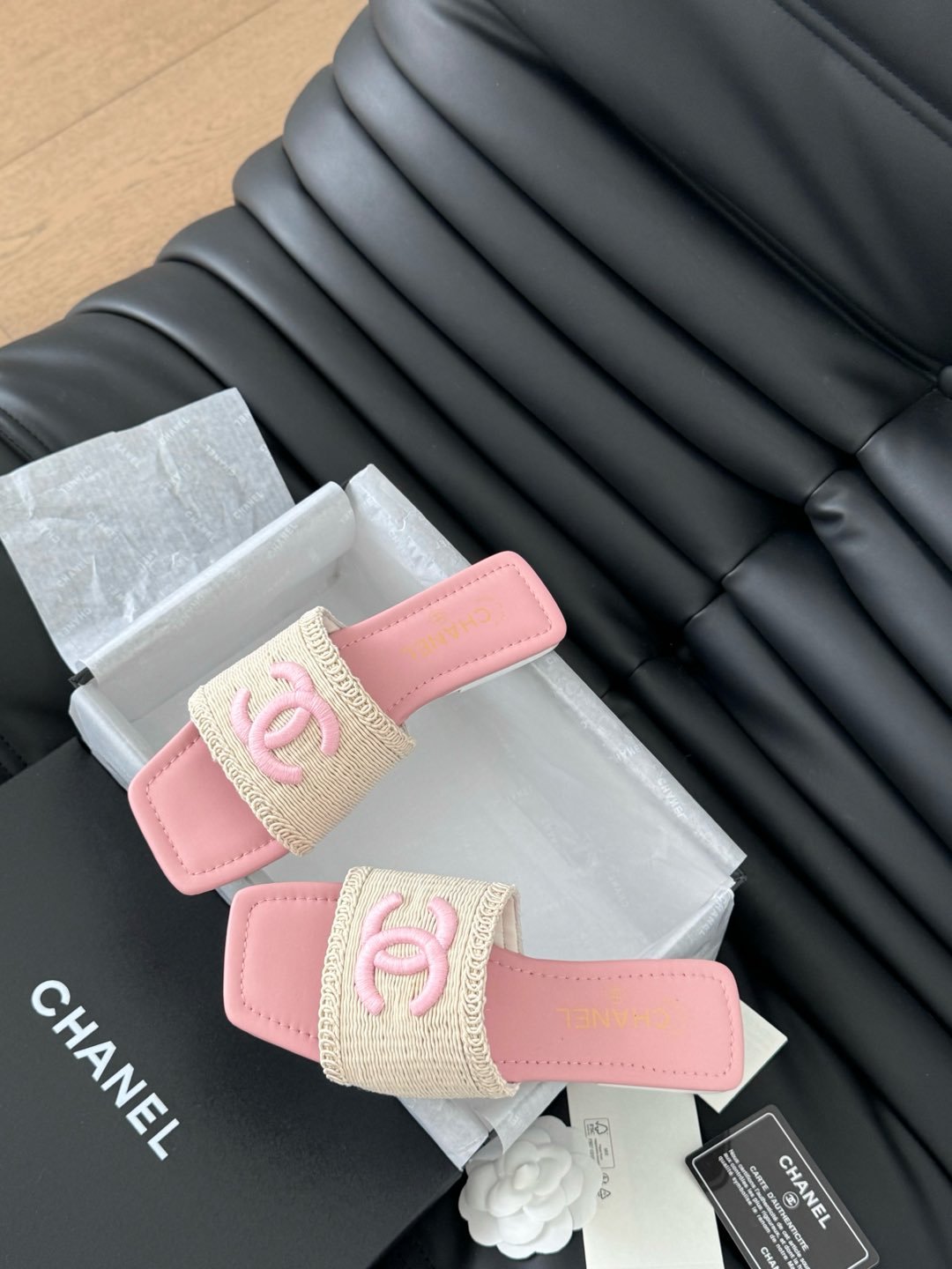 WOVEN SLIDE IN RAFFIA AND LIGHT PINK LAMBSKIN - Image 2