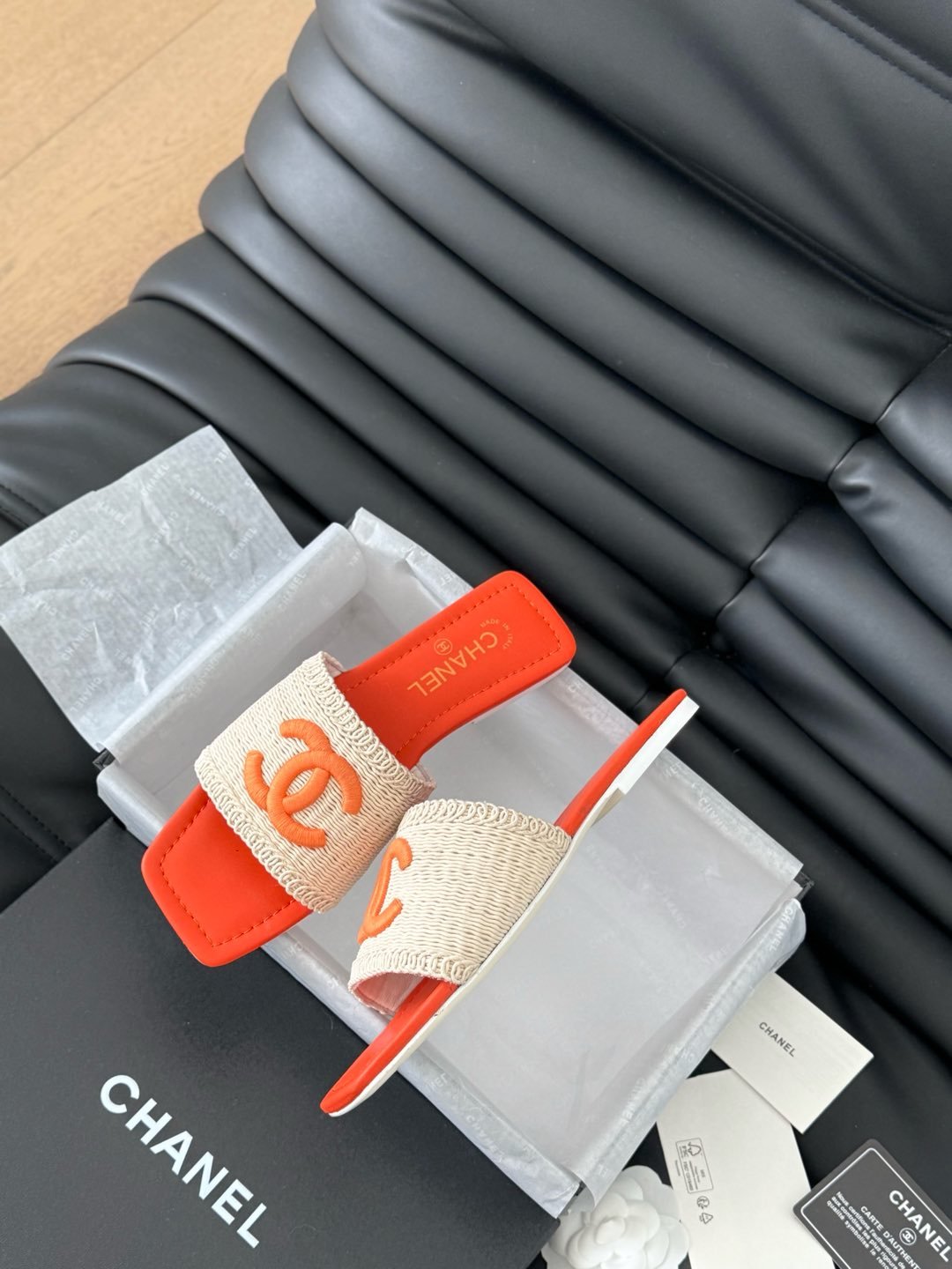 WOVEN SLIDE IN RAFFIA AND VIVID ORANGE LAMBSKIN - Image 8