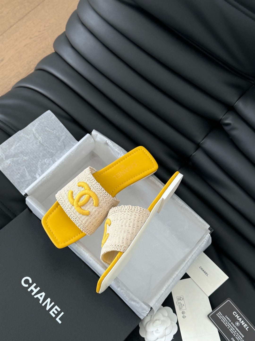 WOVEN SLIDE IN RAFFIA AND LIGHT YELLOW LAMBSKIN - Image 7