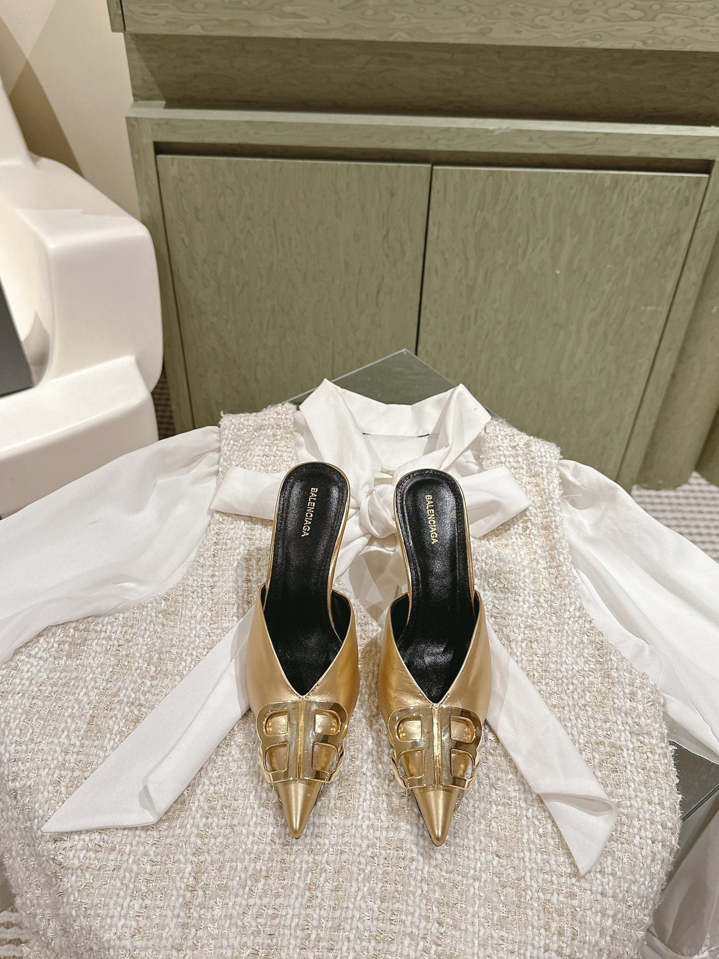 POINTED BB GOLD BUCKLE HIGH MULES IN GOLD METALLIC CALFSKIN - Image 6