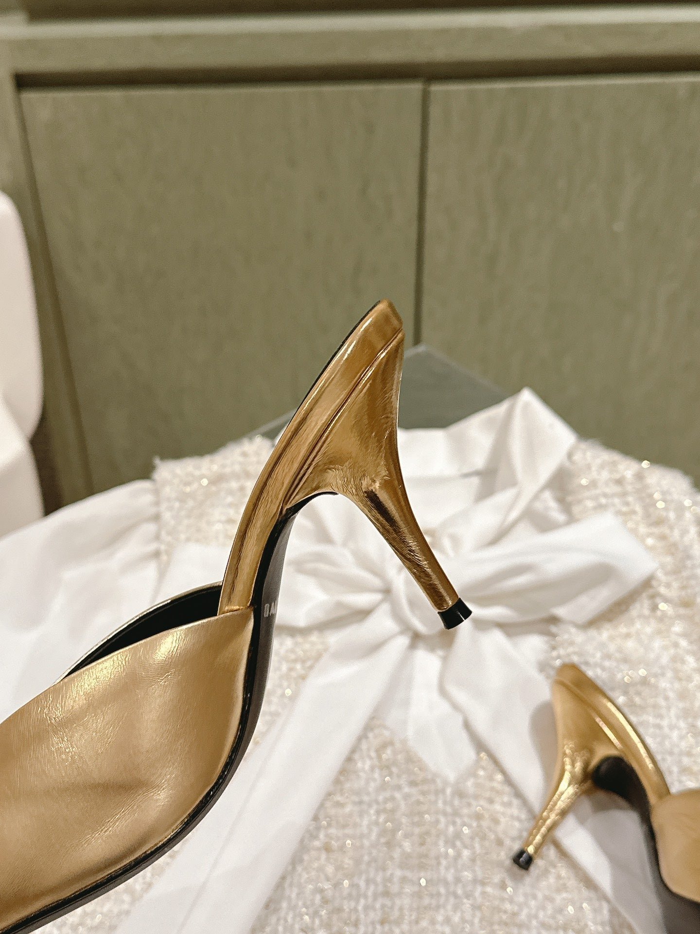 POINTED BB GOLD BUCKLE HIGH MULES IN GOLD METALLIC CALFSKIN - Image 8