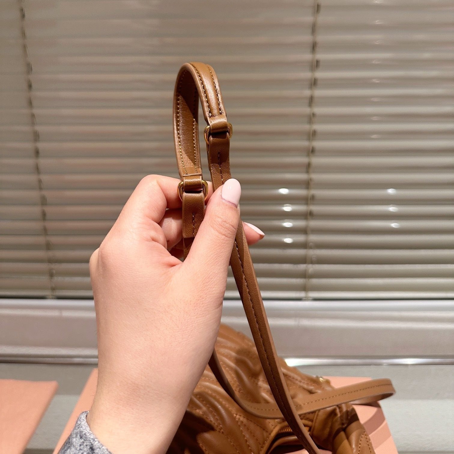WANDER MATELASSÉ NAPPA HOBO BAG 23 IN CARAMEL BROWN LAMBSKIN - Image 7