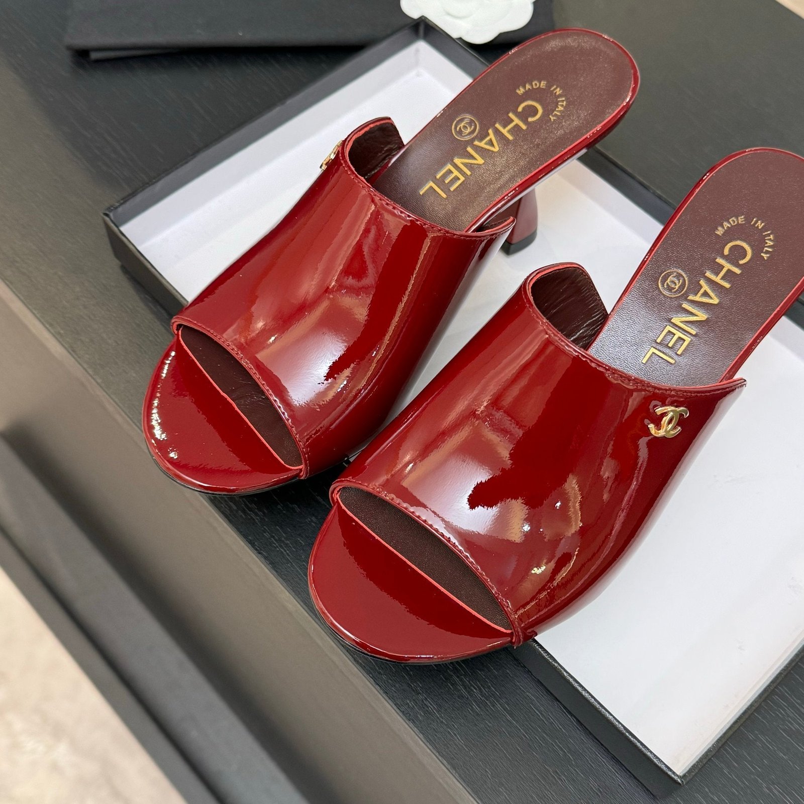 PEEP TOE MULE 85MM IN WINE RED PATENT CALFSKIN - Image 4