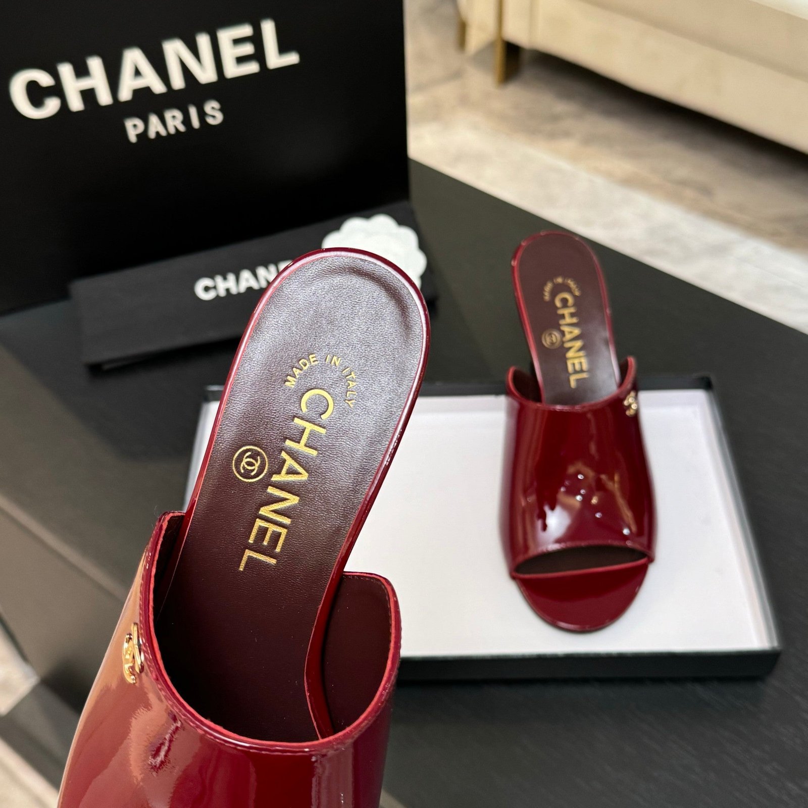PEEP TOE MULE 85MM IN WINE RED PATENT CALFSKIN - Image 5