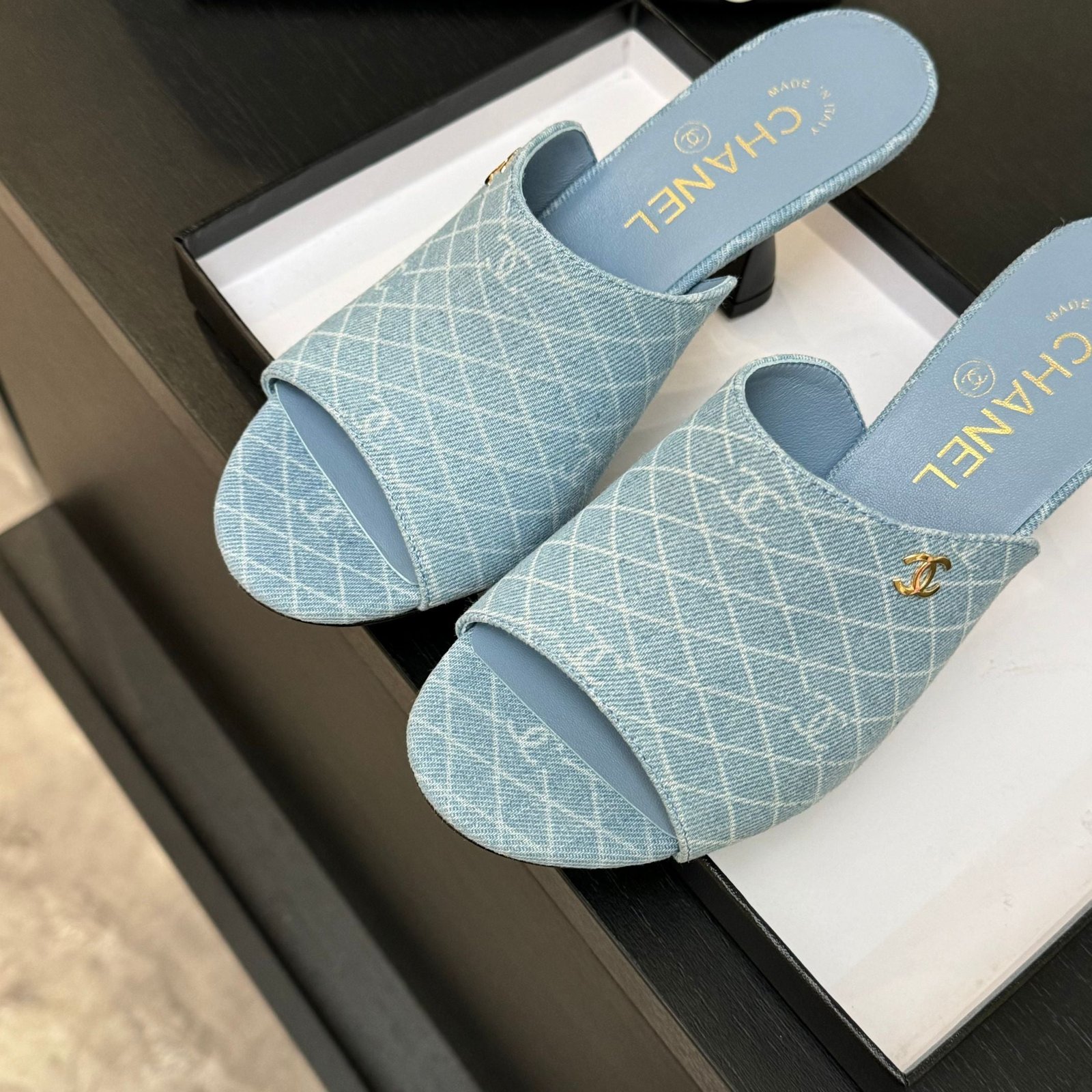 PEEP TOE MULE 85MM IN SKY BLUE DENIM CHECKERED AND LOGO - Image 6