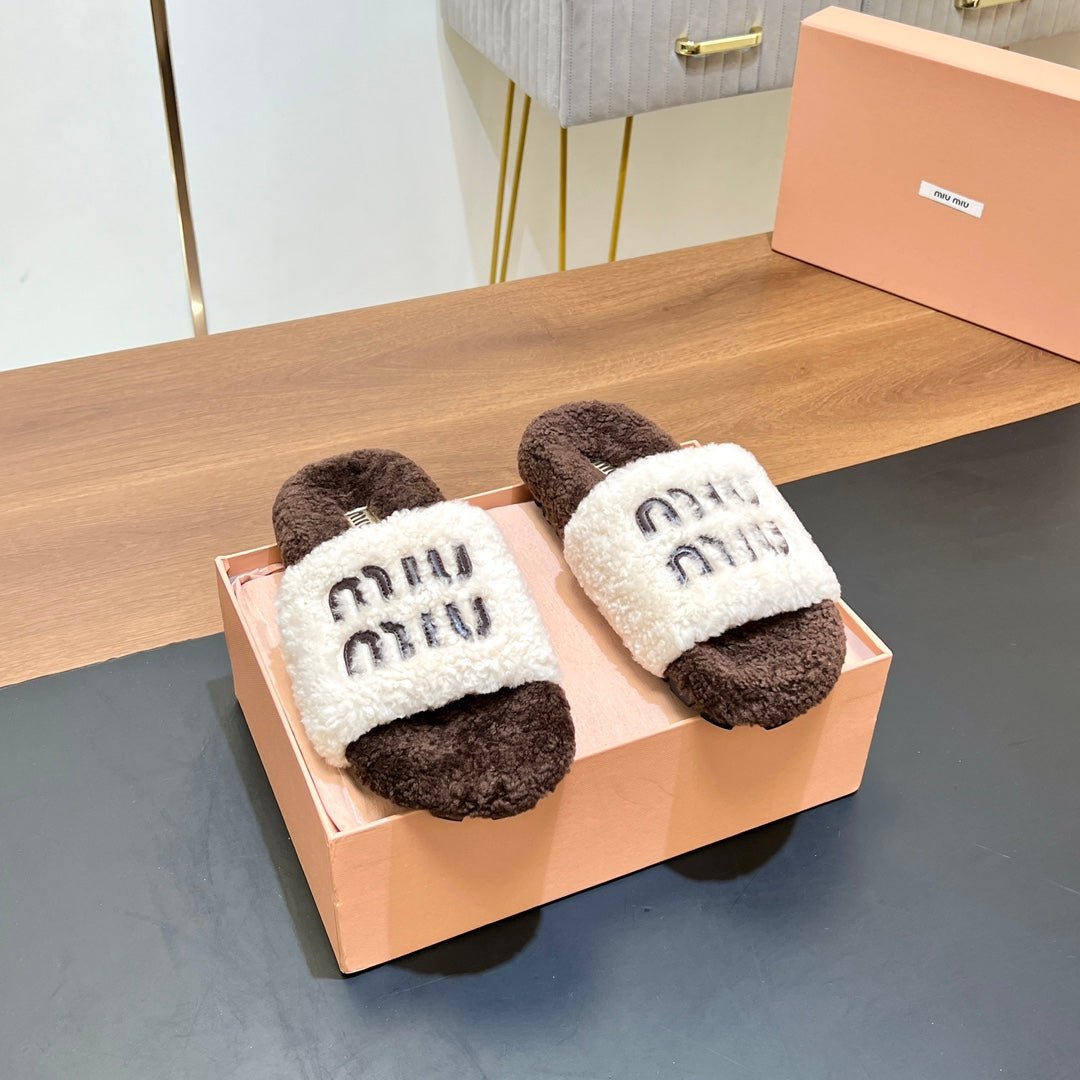 WOOL SLIPPER WHITE AND CHOCOLATE - Image 9