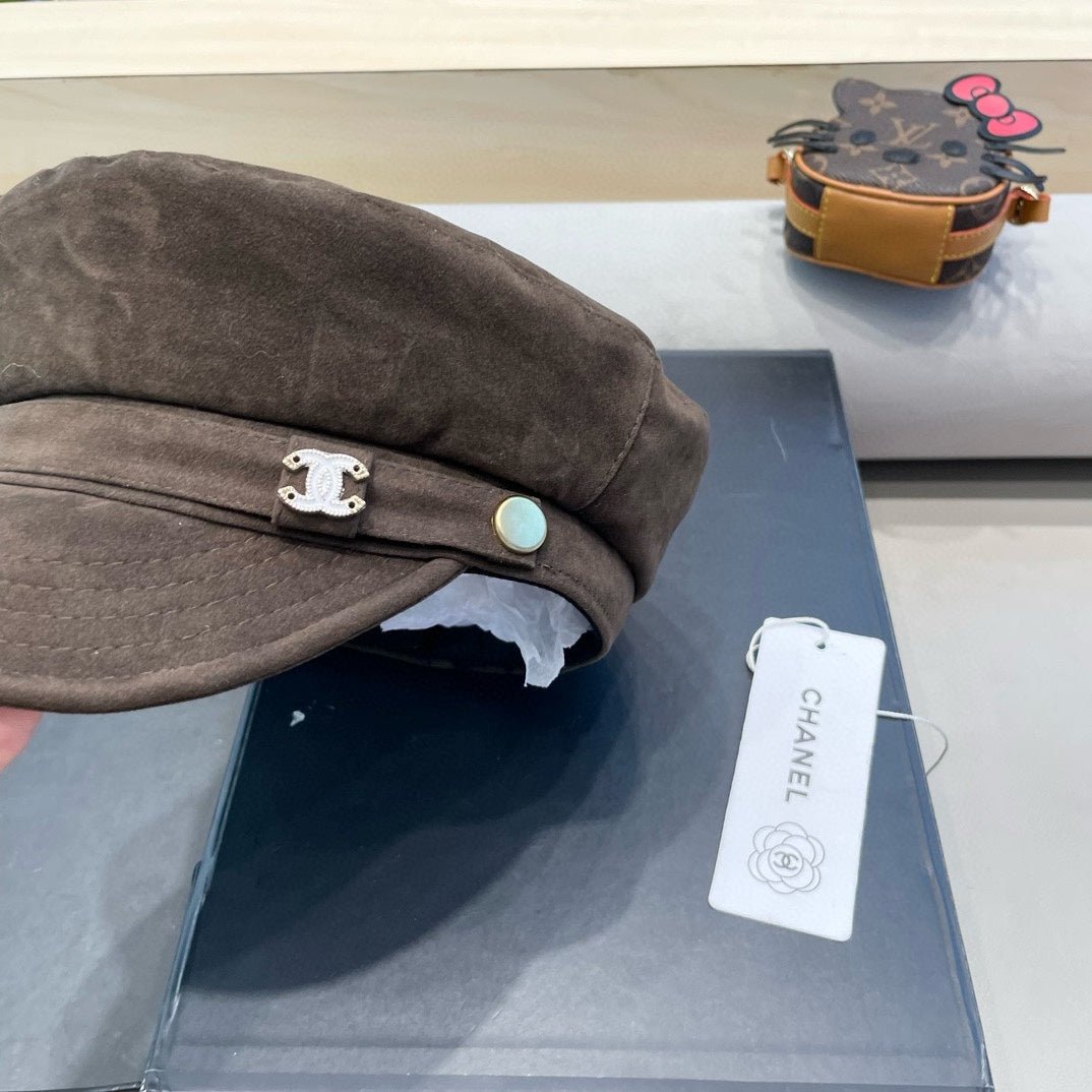 NEWSBOY CAP IN WALNUT BROWN SUEDE 429939 - Image 6