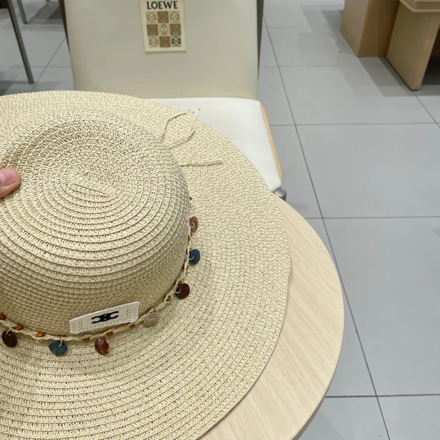 WIDE BRIM HAT MODEL 652185 IN BEIGE WOVEN STRAW - Image 4