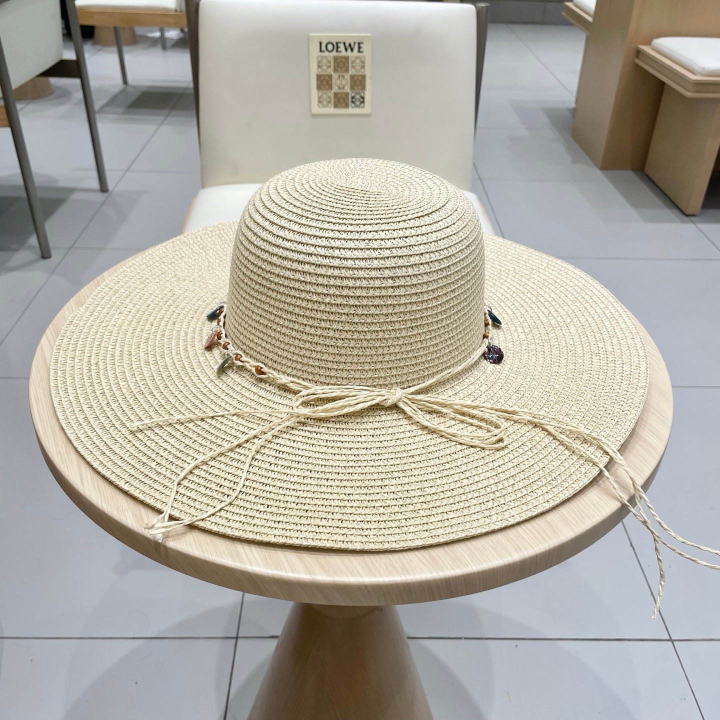 WIDE BRIM HAT MODEL 652185 IN BEIGE WOVEN STRAW - Image 2