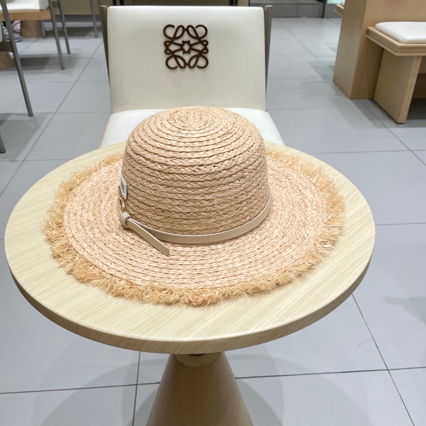 WIDE BRIM HAT MODEL 650421 IN NATURAL WITH BEIGE LEATHER STRAP RAFFIA STRAW - Image 7