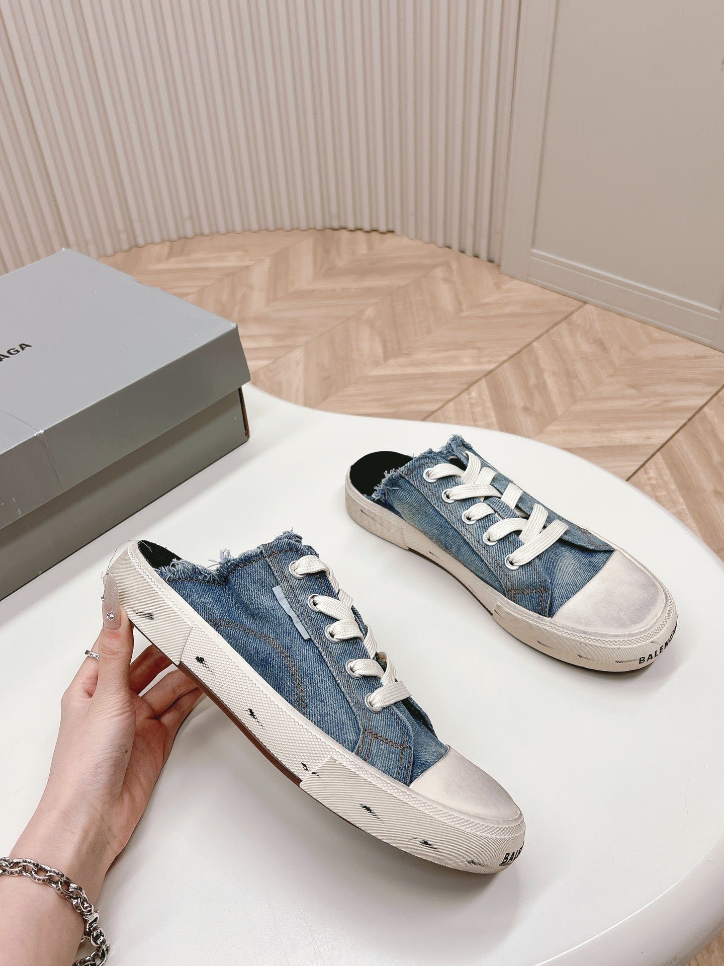 PARIS MULES IN BLUE DESTROYED DENIM AND RUBBER - Image 4