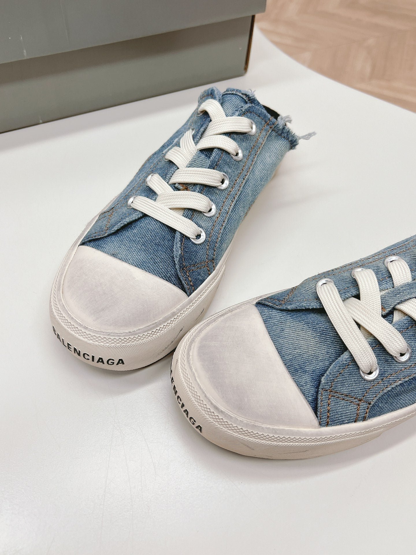 PARIS MULES IN BLUE DESTROYED DENIM AND RUBBER - Image 5