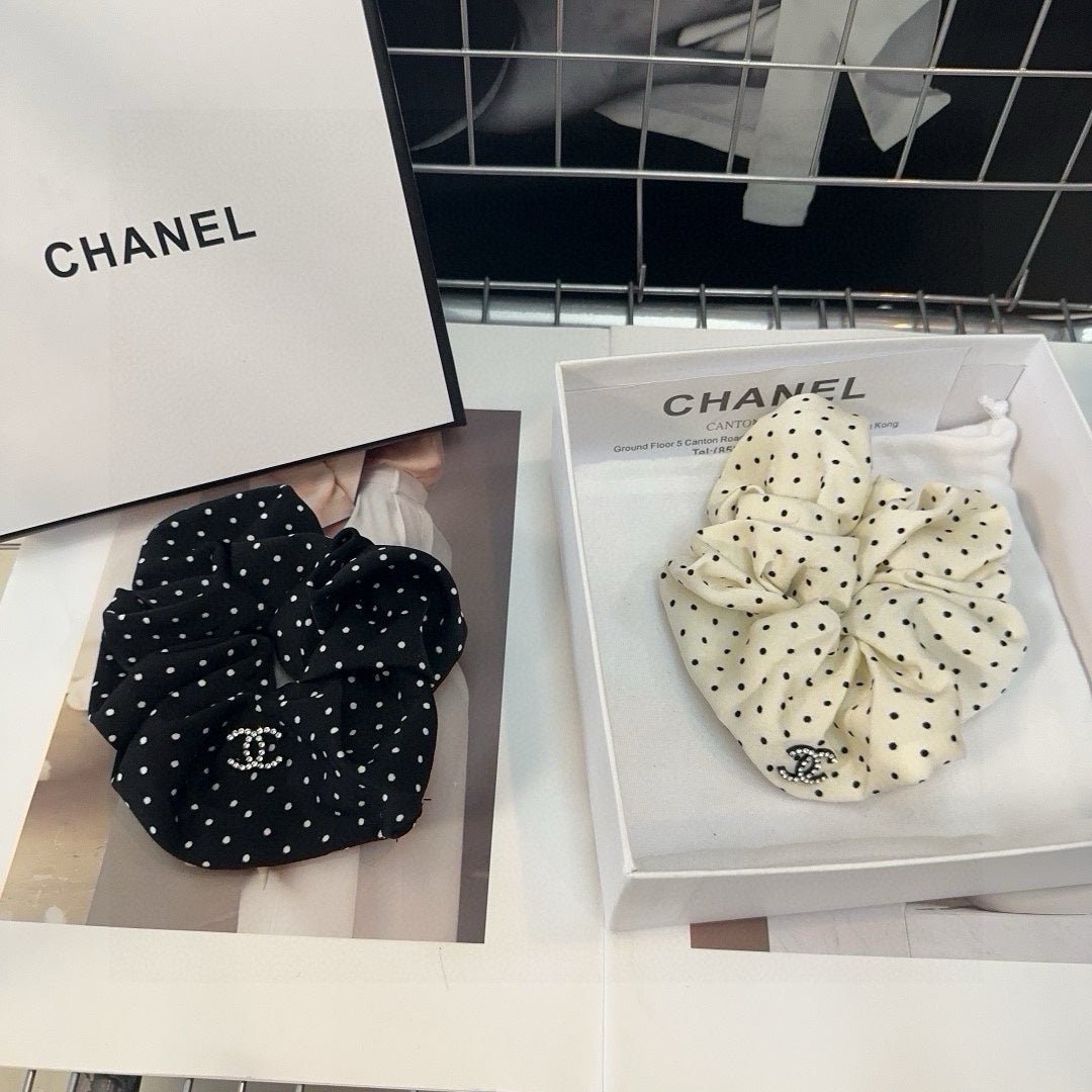 WHITE DOT FABRIC SCRUNCHIE 418927 - Image 5