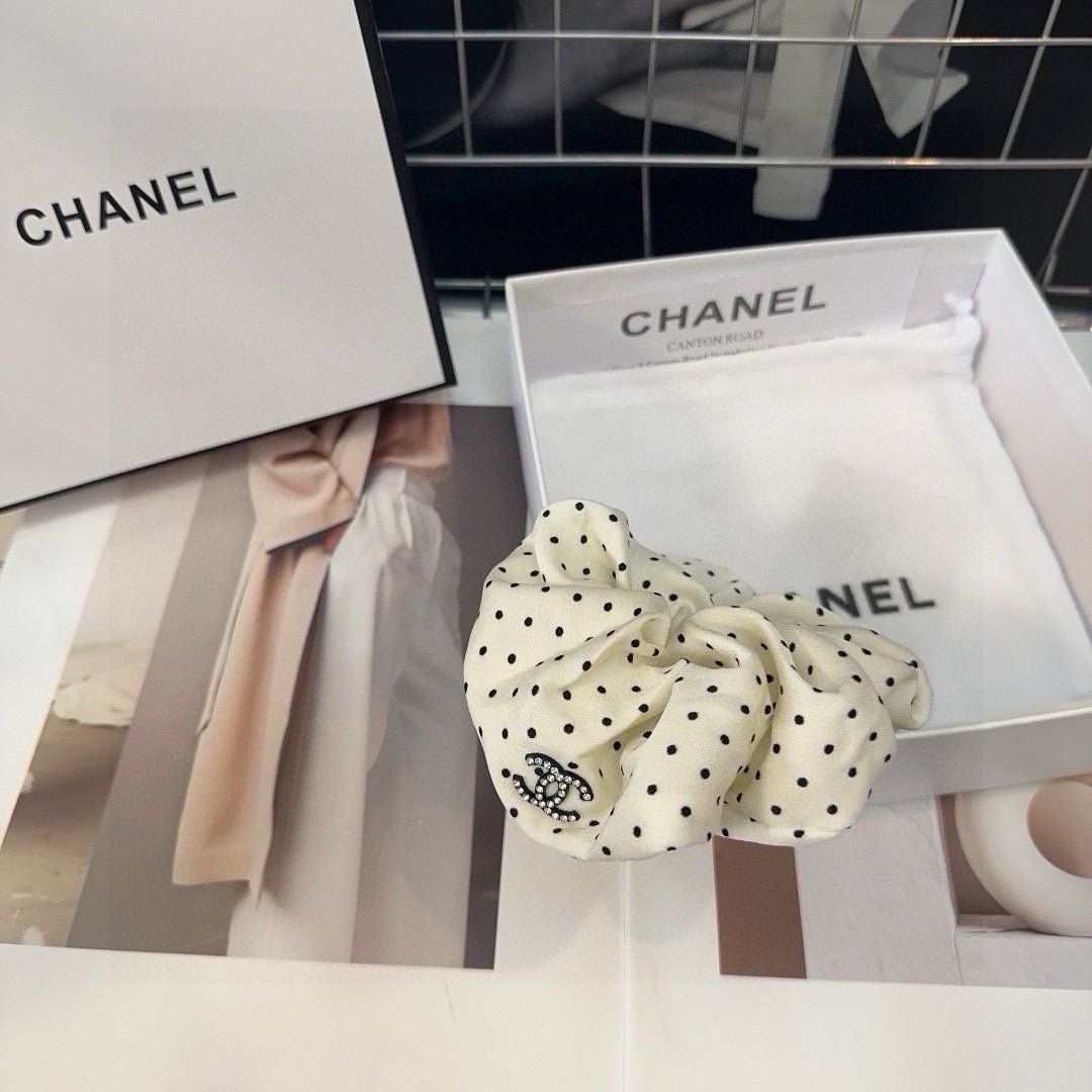 WHITE DOT FABRIC SCRUNCHIE 418927 - Image 3
