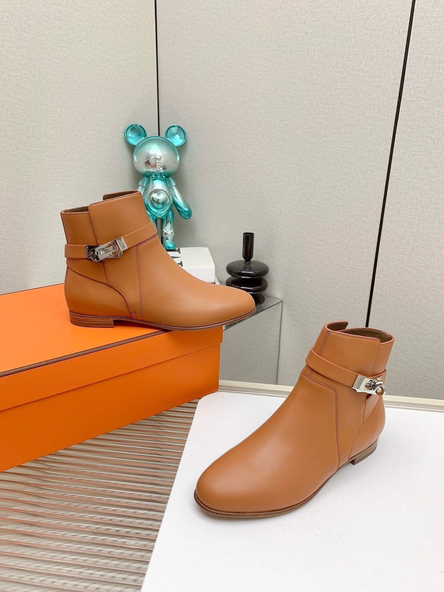 WOMEN'S NEO ANKLE BOOT IN BRONZE BROWN CALFSKIN - Image 2