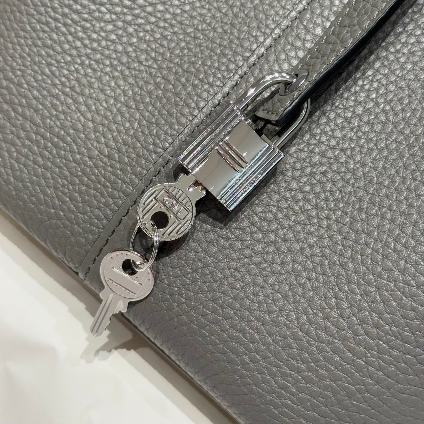 PICOTIN LOCK 22 IN GREY ETAIN CALFSKIN SILVER HARDWARE - Image 6