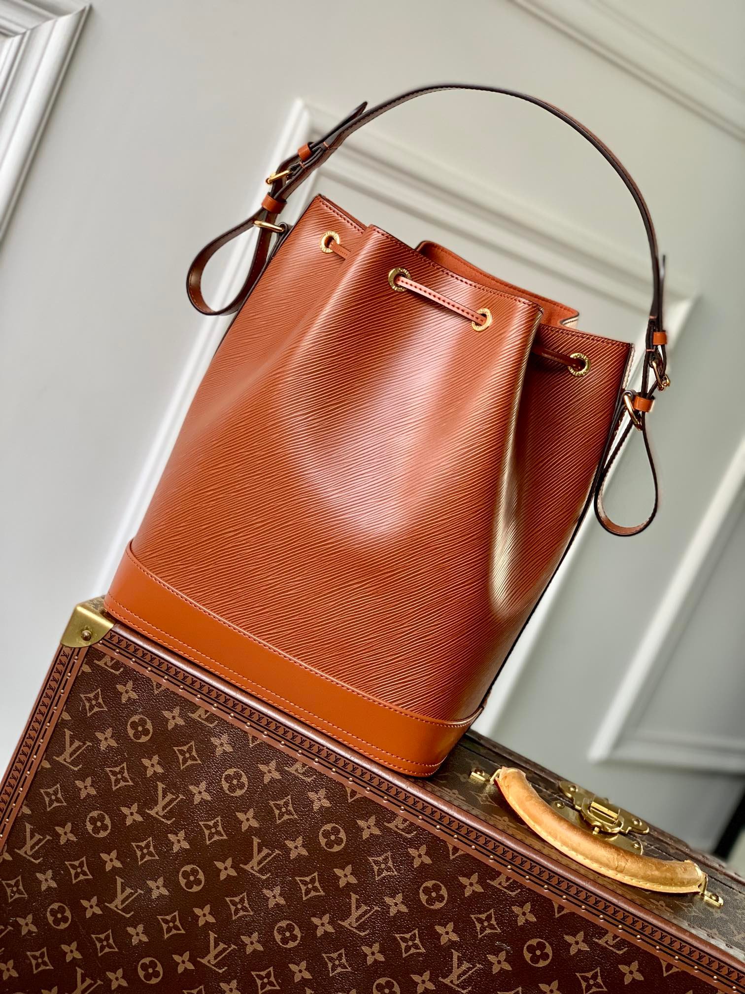 NOÉ MM 33 IN MAHOGANY EPI LEATHER - Image 6