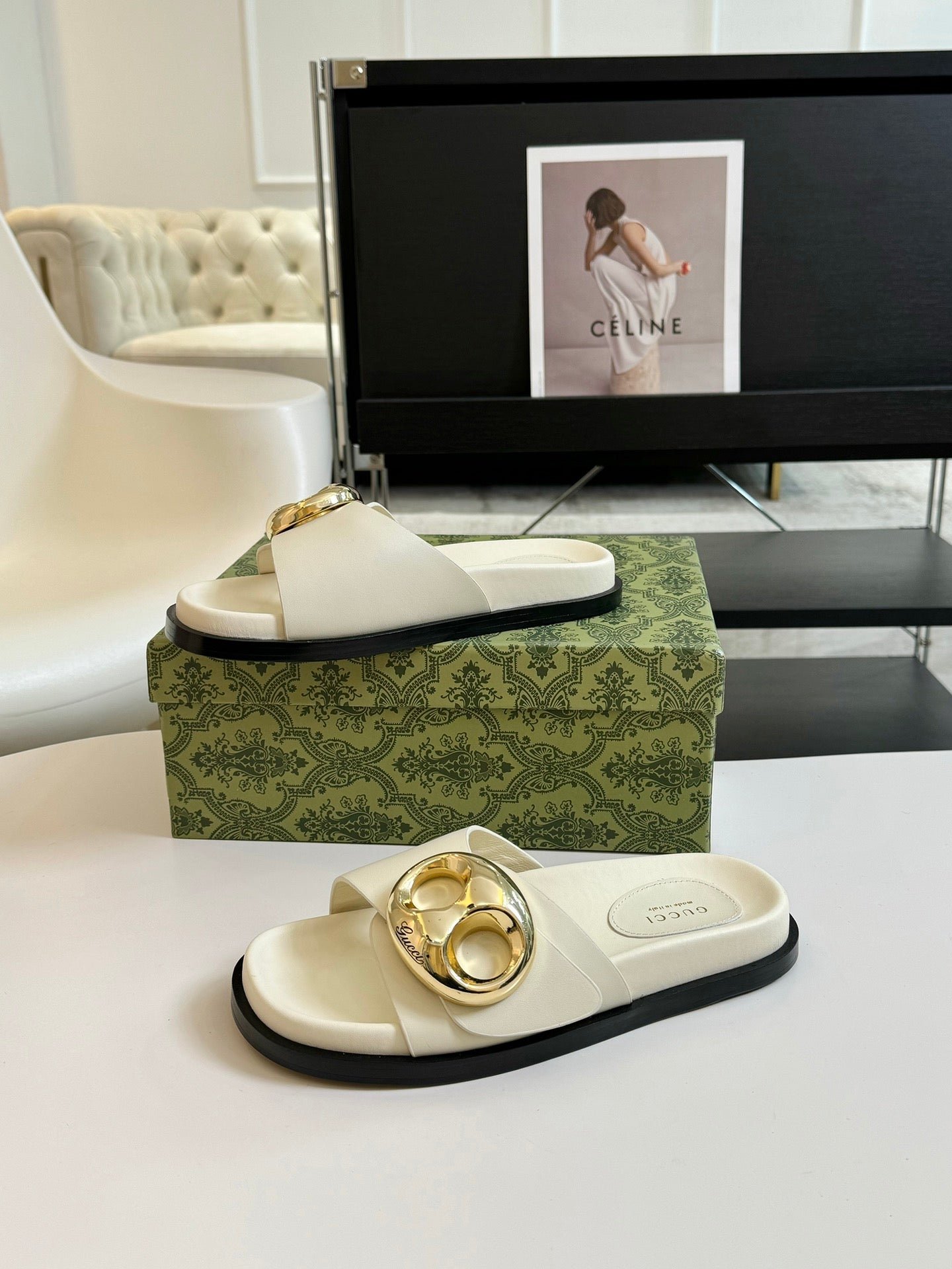 WOMEN'S SLIPPER IN WHITE CALFSKIN WITH GOLD HARDWARE - Image 4