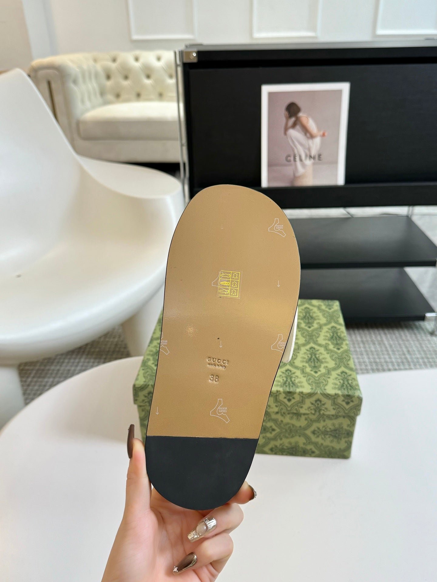 WOMEN'S SLIPPER IN WHITE CALFSKIN WITH GOLD HARDWARE - Image 9