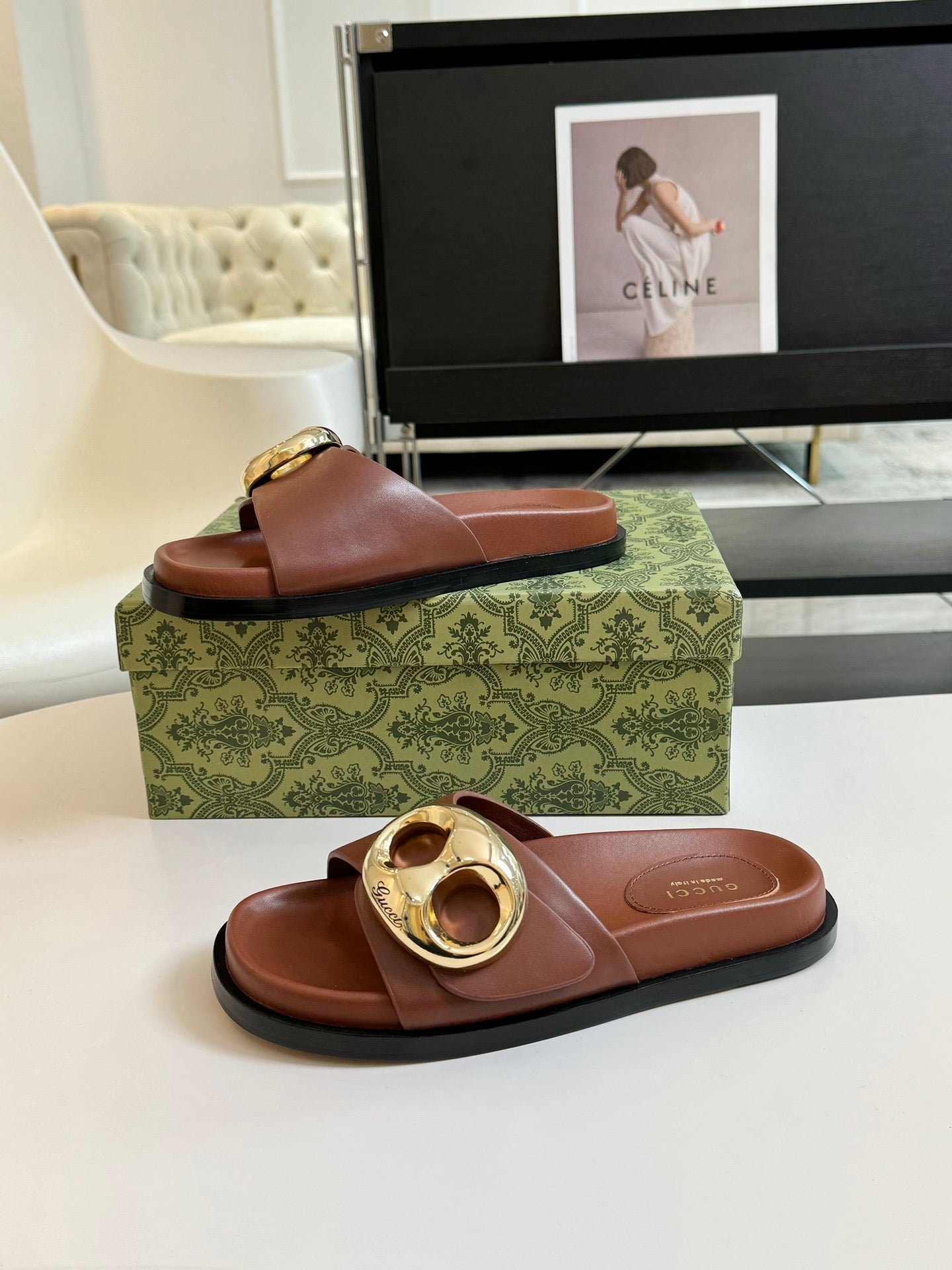 WOMEN'S SLIPPER IN BRONZE BROWN CALFSKIN WITH GOLD HARDWARE - Image 4