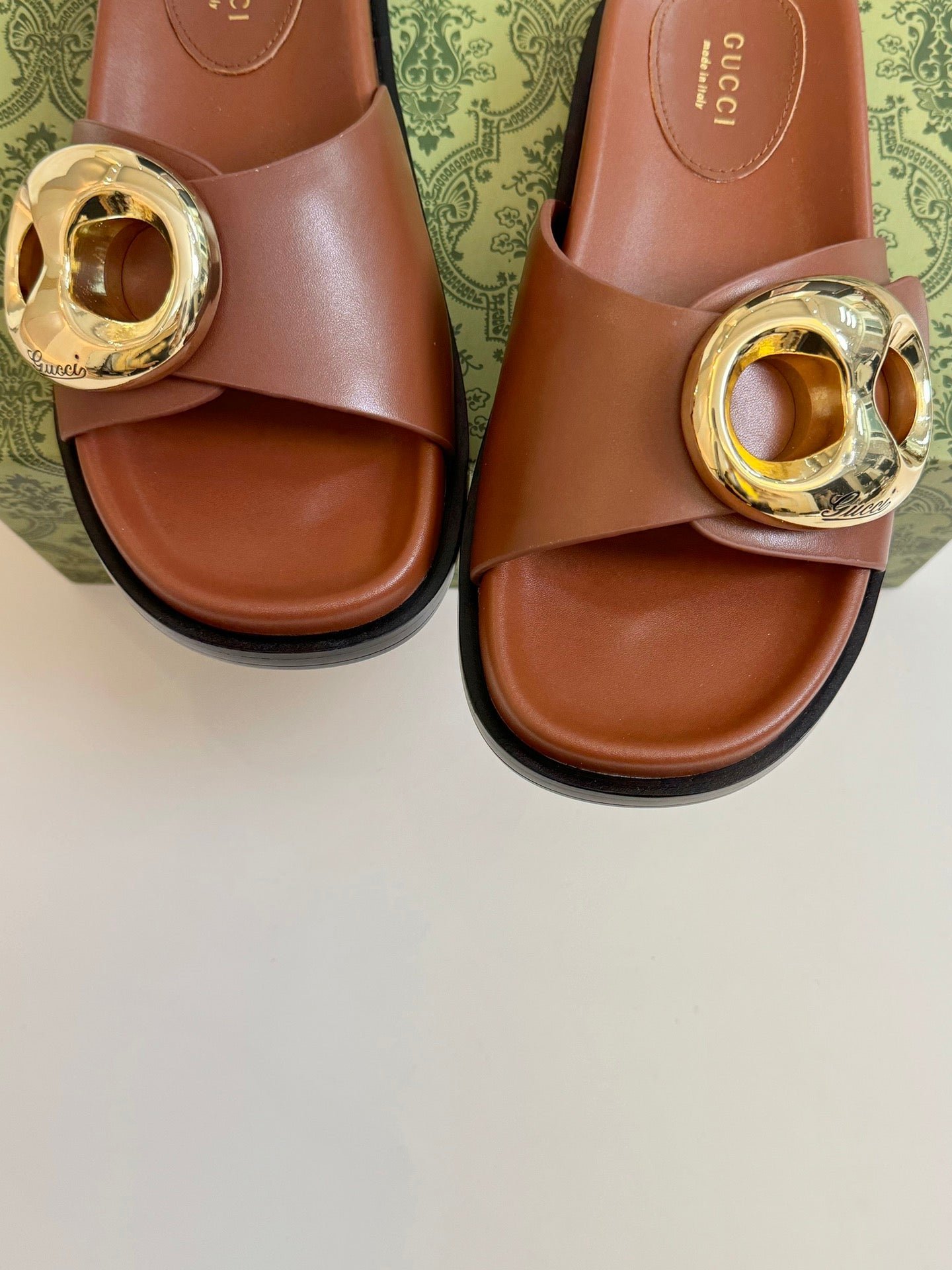 WOMEN'S SLIPPER IN BRONZE BROWN CALFSKIN WITH GOLD HARDWARE - Image 6