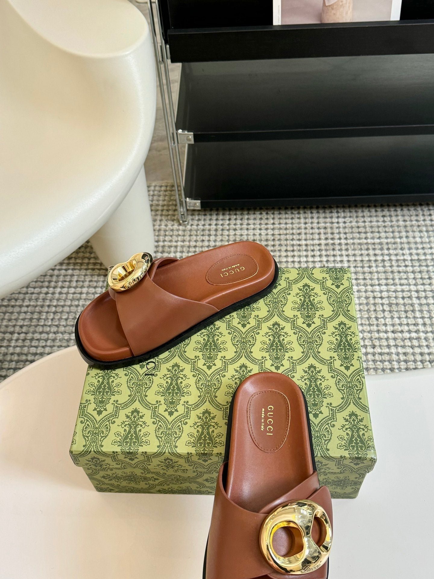 WOMEN'S SLIPPER IN BRONZE BROWN CALFSKIN WITH GOLD HARDWARE - Image 5