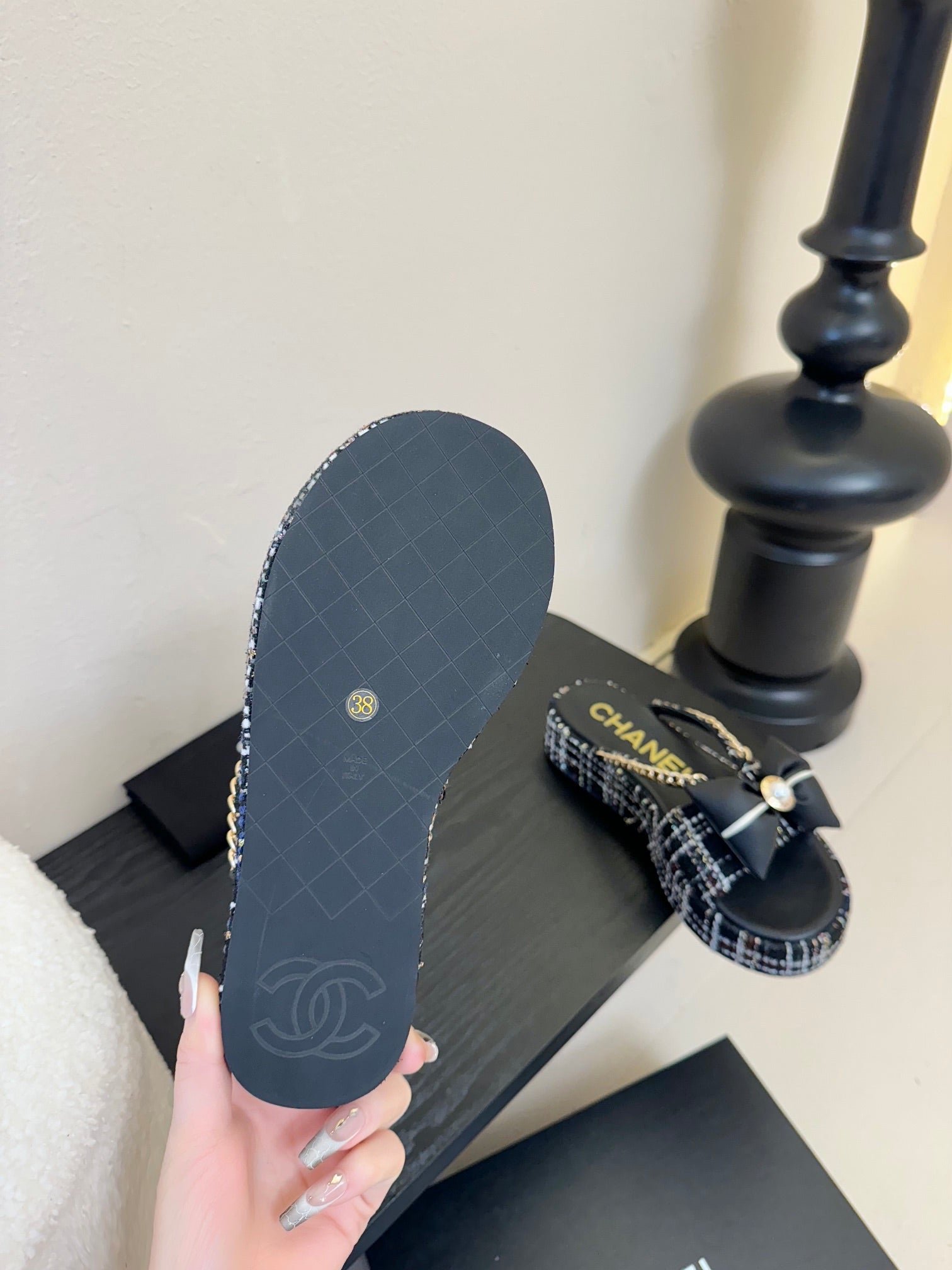 PLATFORM FLIP-FLOPS IN BLACK TWEED FABRIC - Image 6
