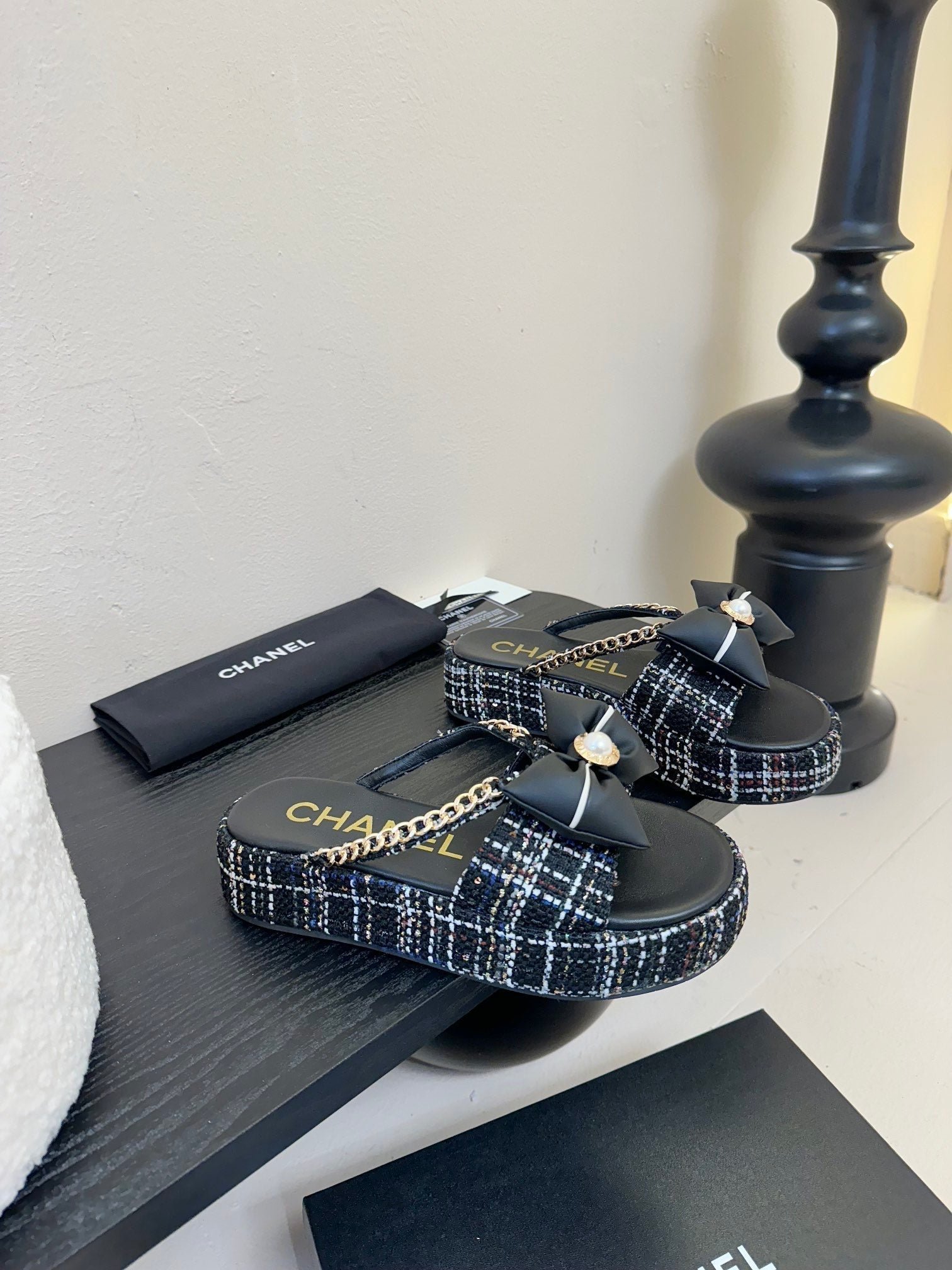 PLATFORM FLIP-FLOPS IN BLACK TWEED FABRIC - Image 2
