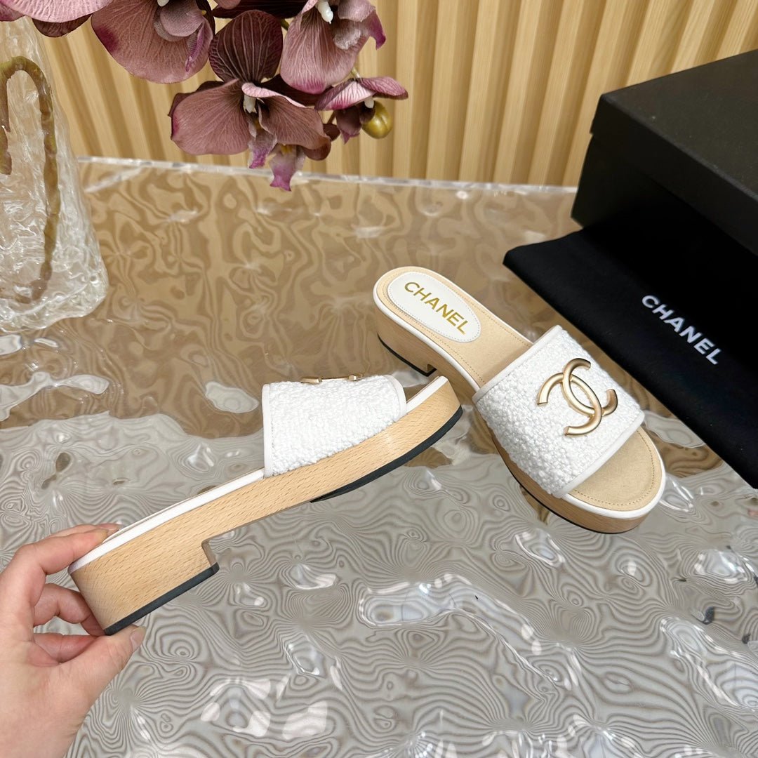 PLATFORM SLIPPERS IN WHITE TWEED AND LAMBSKIN - Image 8