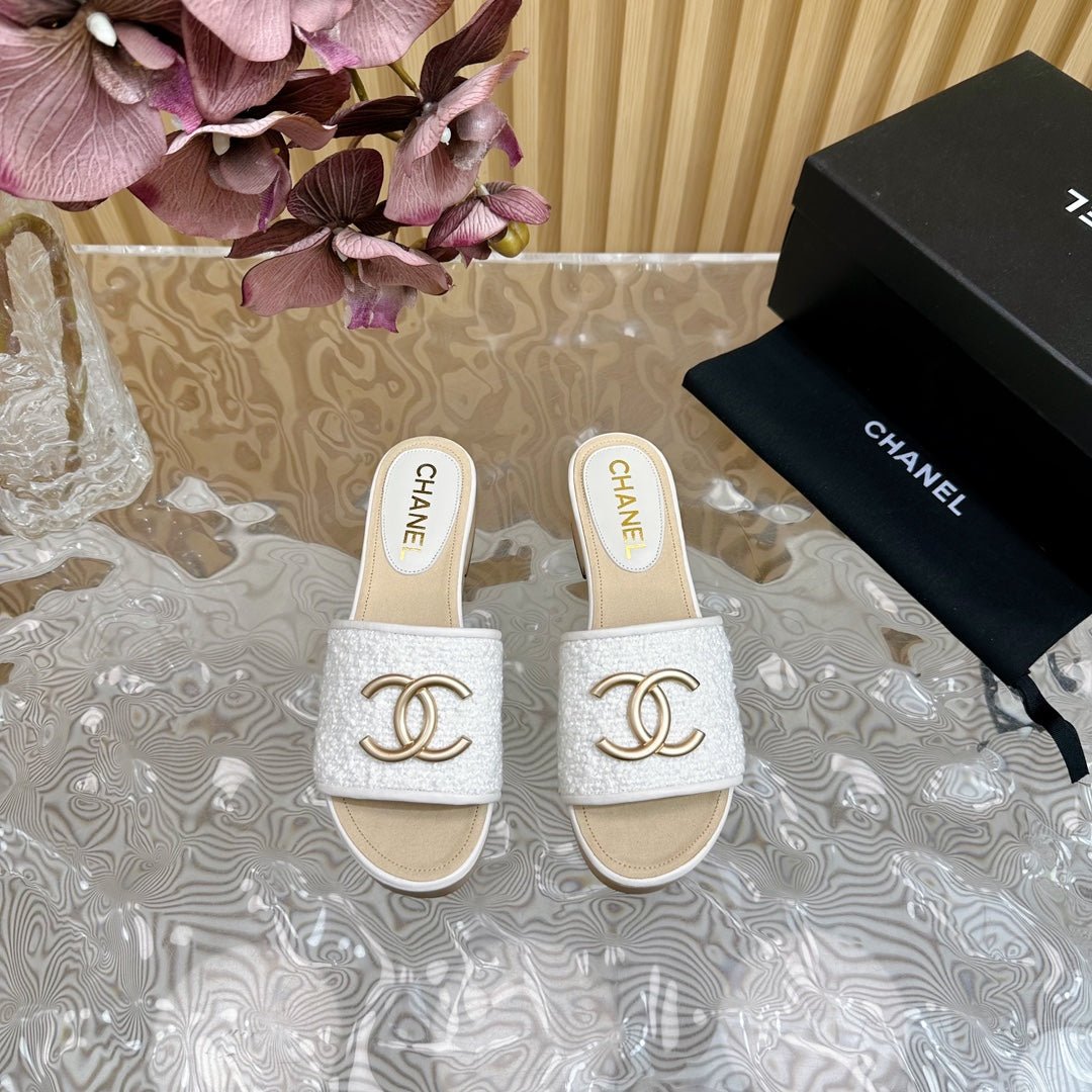 PLATFORM SLIPPERS IN WHITE TWEED AND LAMBSKIN - Image 6