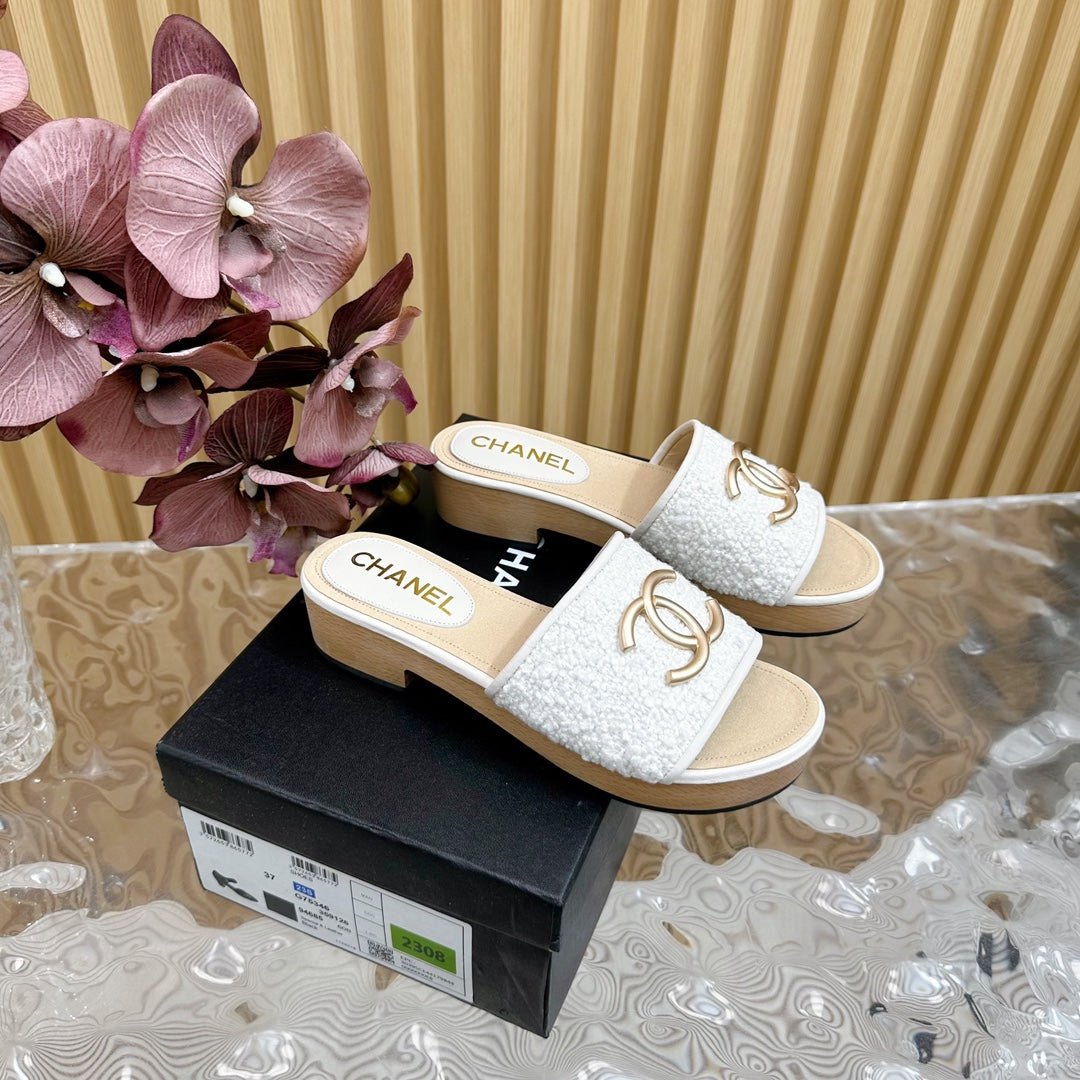 PLATFORM SLIPPERS IN WHITE TWEED AND LAMBSKIN - Image 4