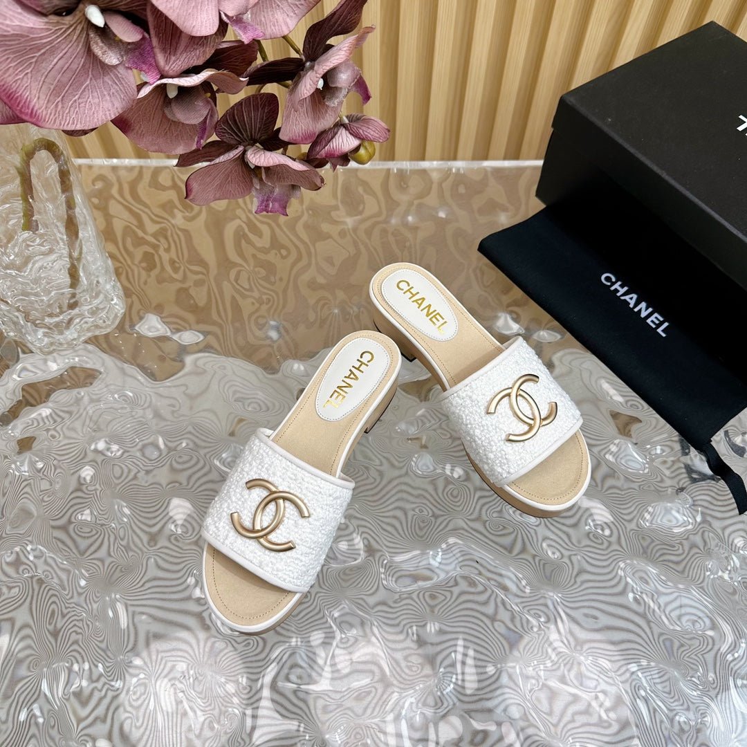 PLATFORM SLIPPERS IN WHITE TWEED AND LAMBSKIN - Image 2