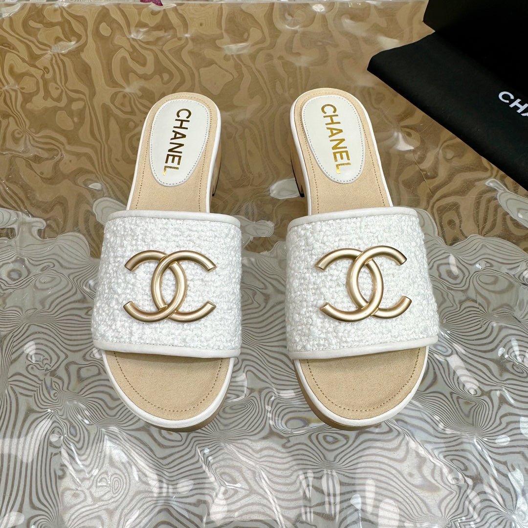 PLATFORM SLIPPERS IN WHITE TWEED AND LAMBSKIN - Image 3