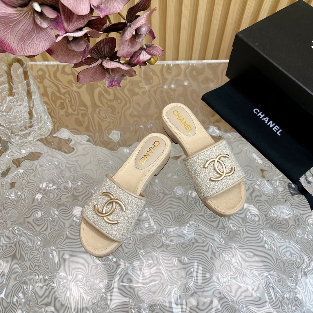 PLATFORM SLIPPERS IN LIGHT GREY TWEED AND LAMBSKIN - Image 2